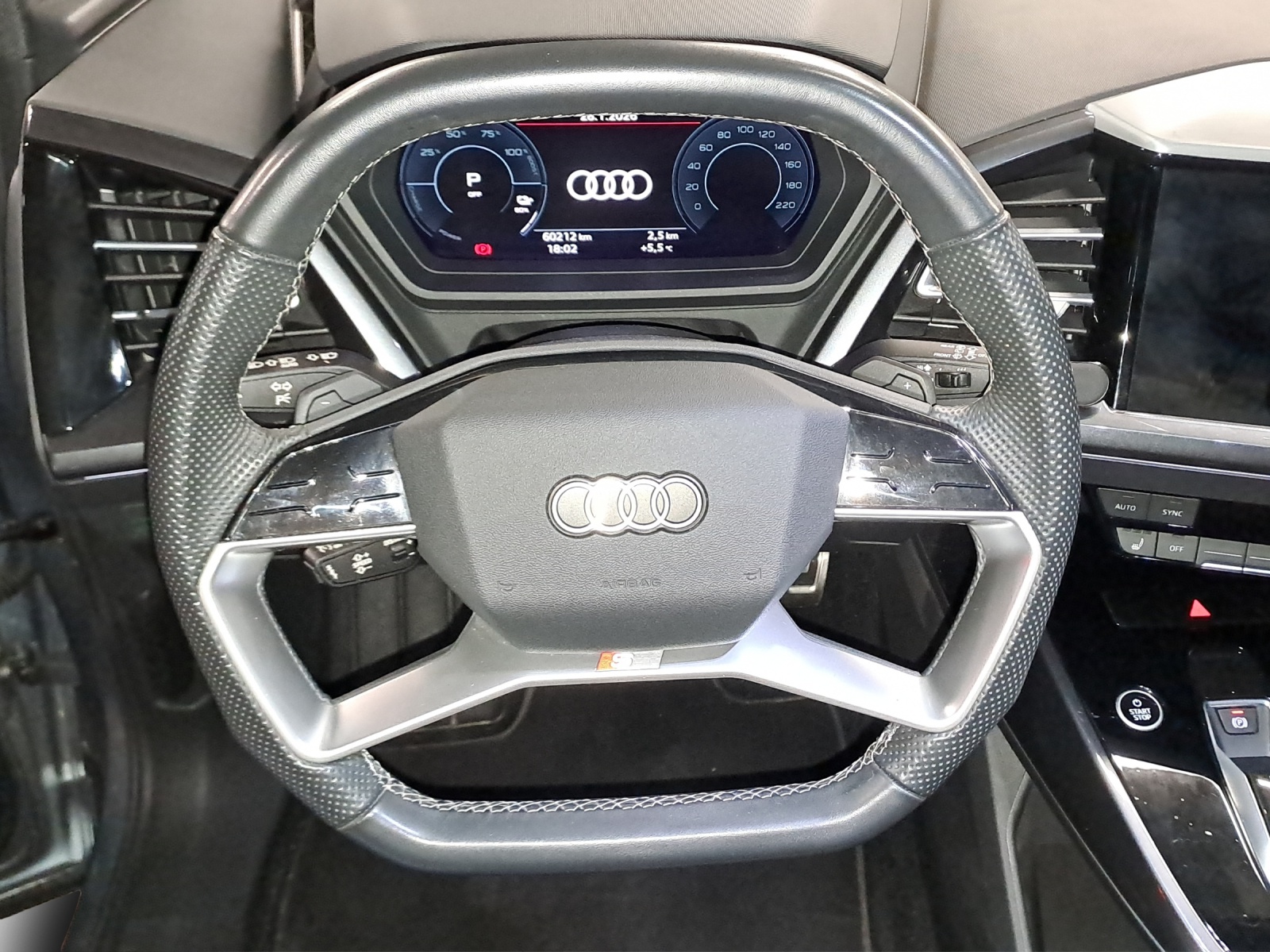 AUDI Q4 e-tron 50 quattro-image-10