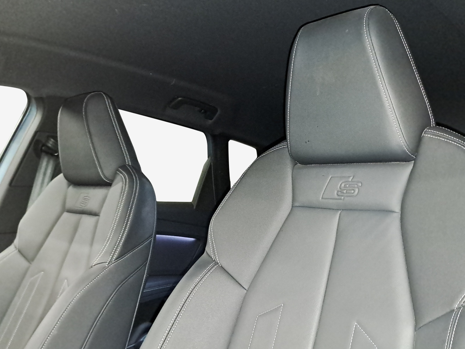 AUDI Q4 e-tron 50 quattro-image-15