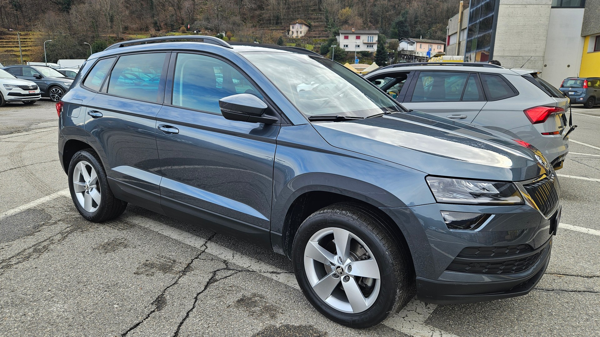 SKODA Karoq 2.0 TDI CR Ambition 4x4 DSG-image-2