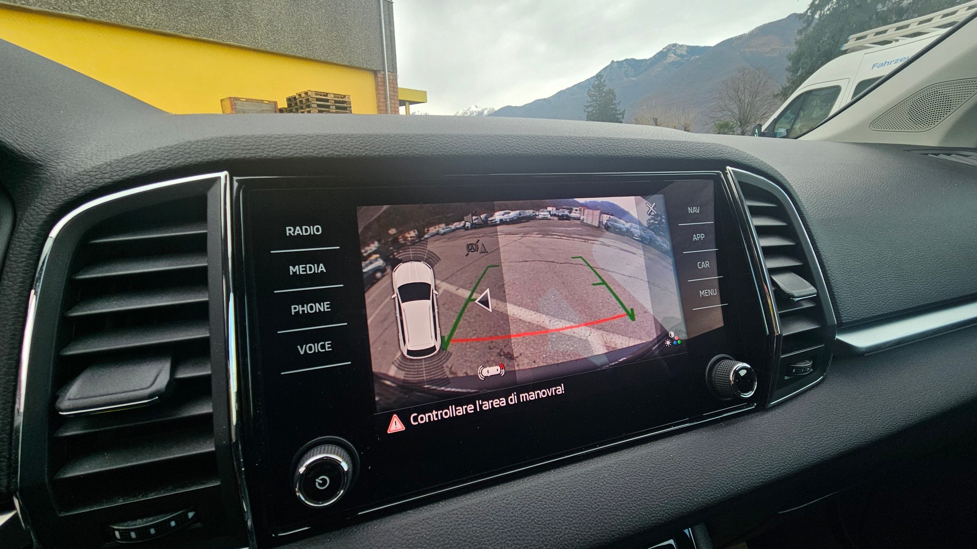 SKODA Karoq 2.0 TDI CR Ambition 4x4 DSG-image-8