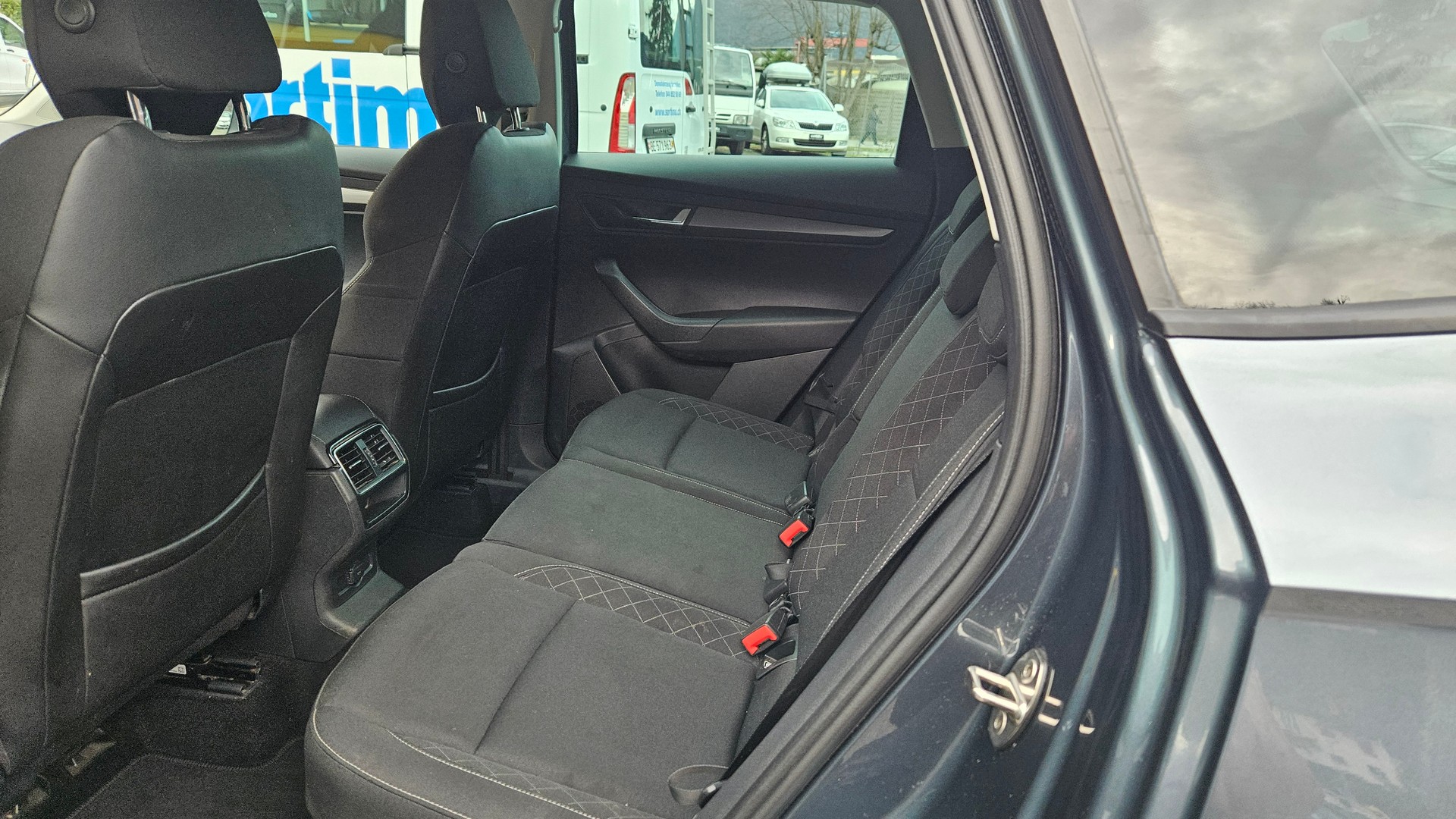 SKODA Karoq 2.0 TDI CR Ambition 4x4 DSG-image-7