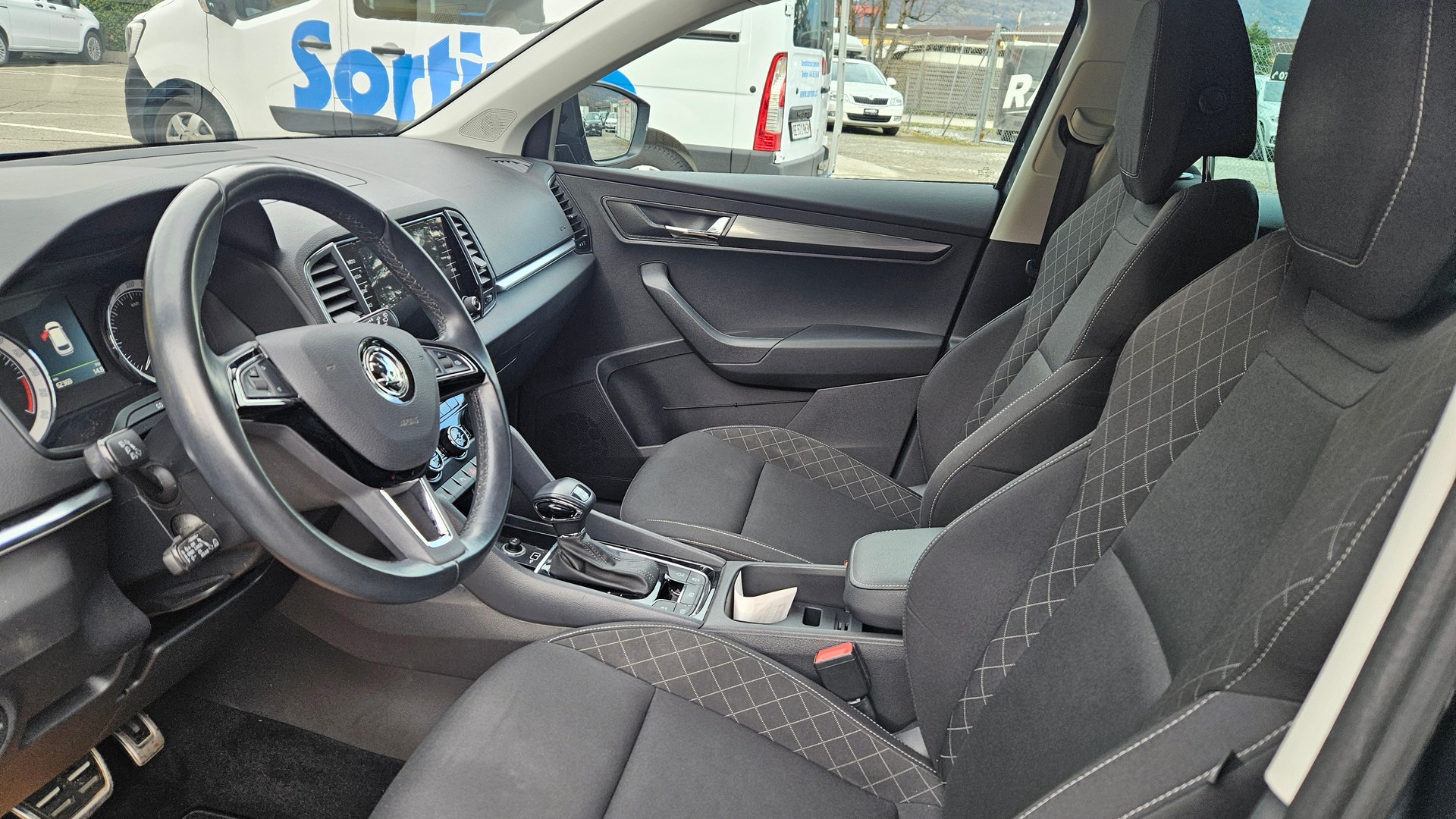 SKODA Karoq 2.0 TDI CR Ambition 4x4 DSG-image-6