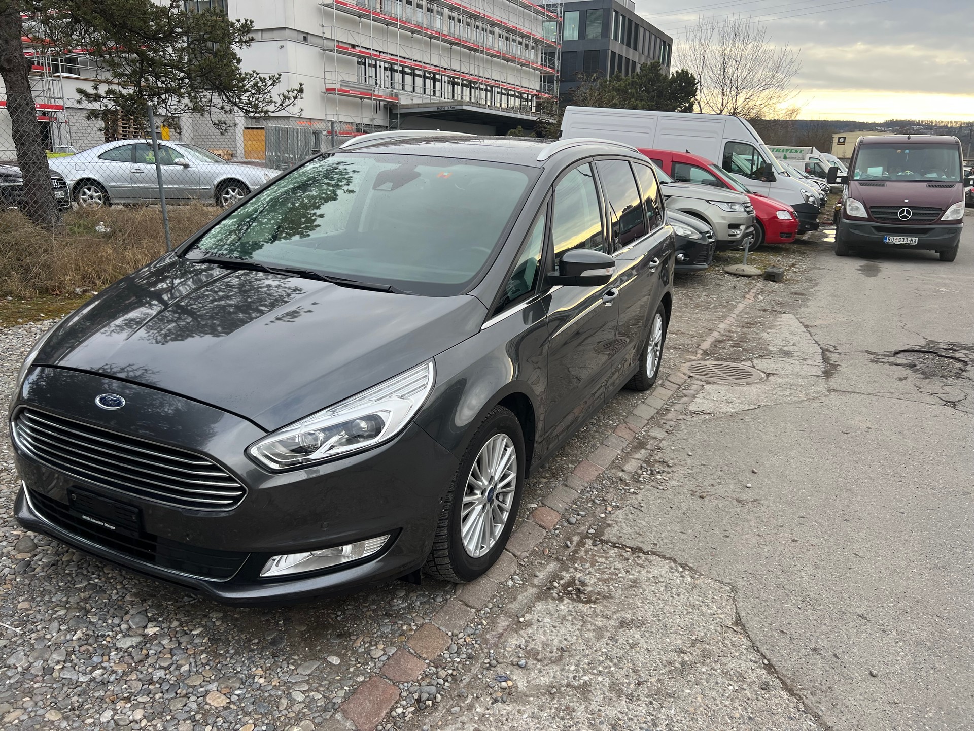 FORD Galaxy 2.0 TDCi Titanium AWD PowerShift-image-2