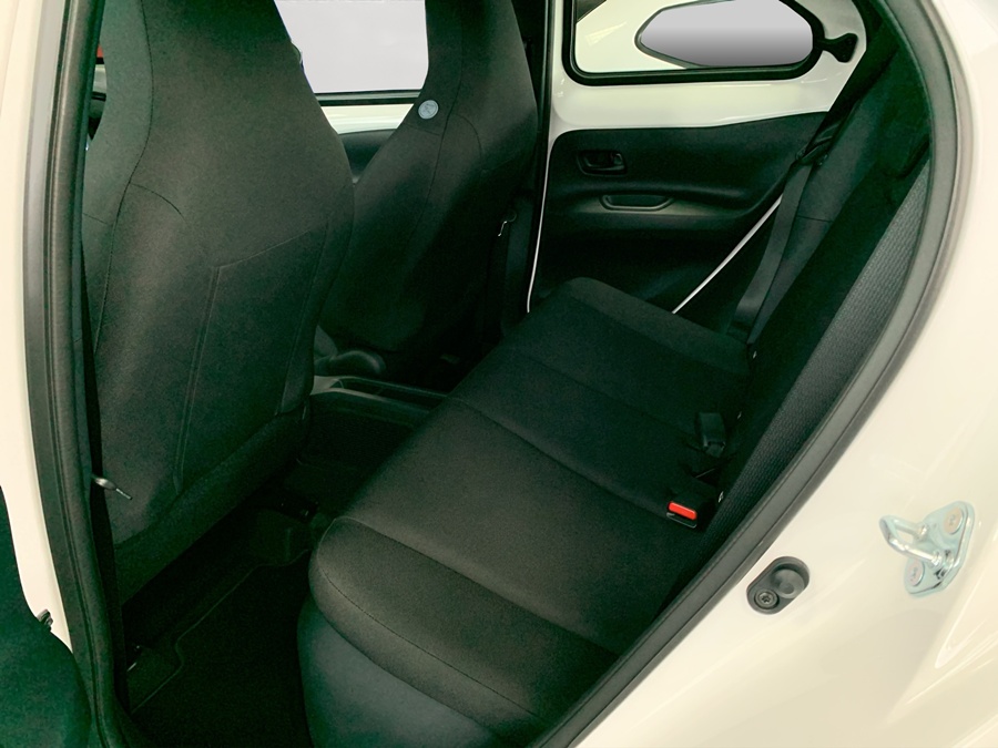 TOYOTA Aygo X 1.5 Comfort e-CVT-image-7