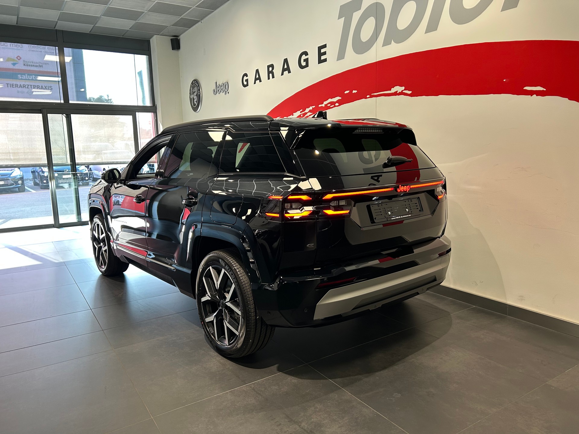 JEEP Compass Elektro 74kWh First Edition-image-15