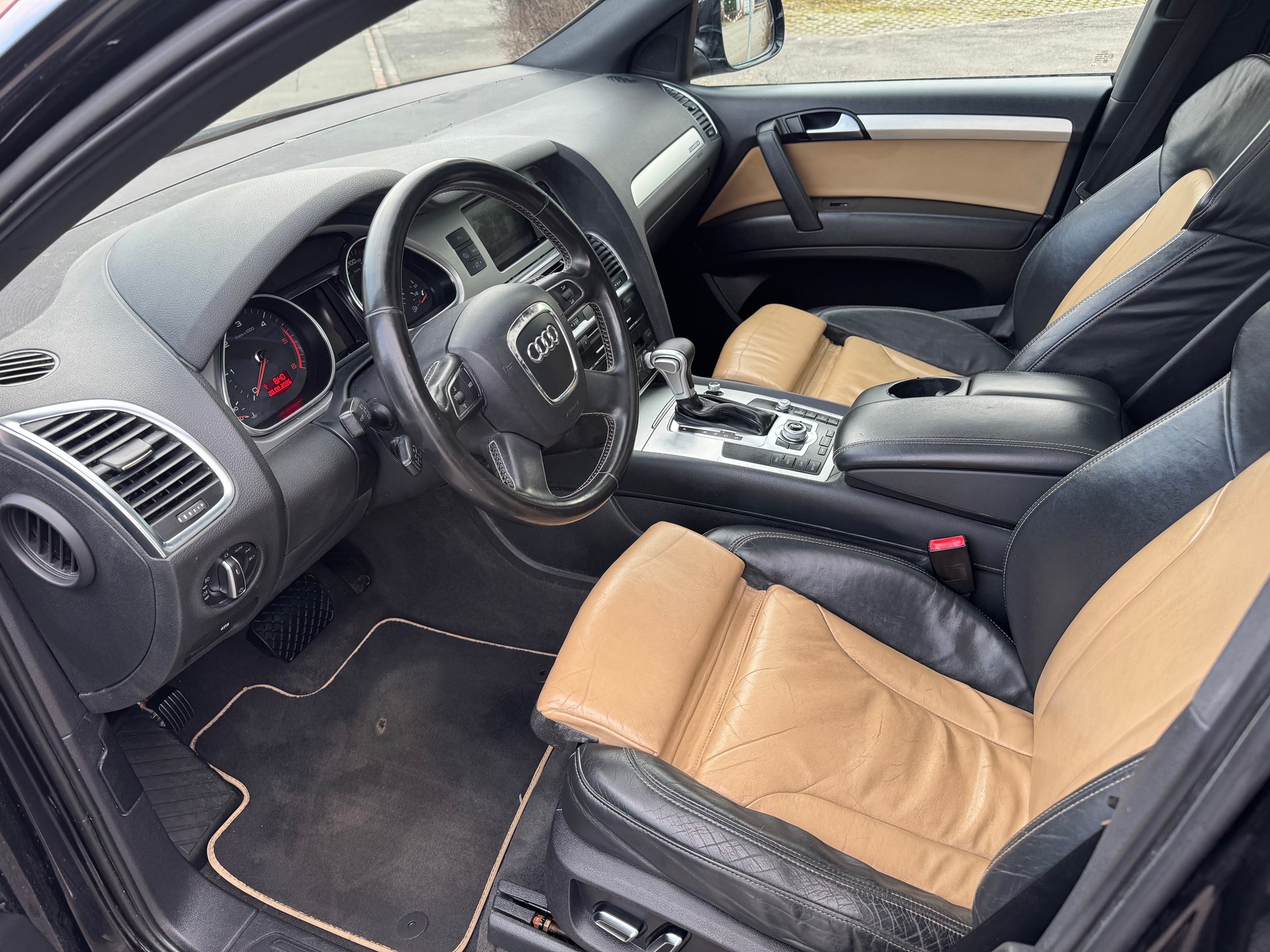 AUDI Q7 3.0 TDI quattro tiptronic-image-6