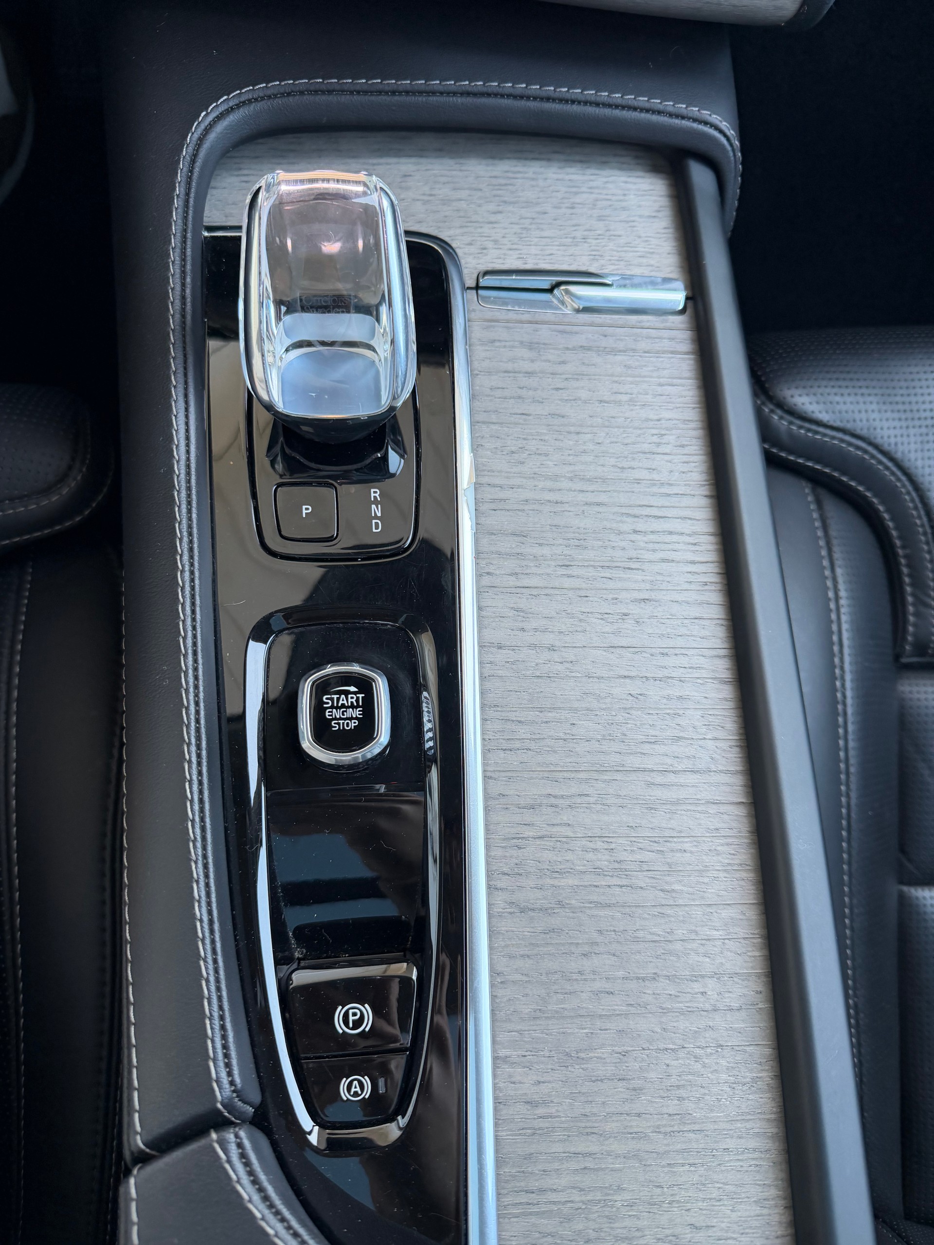 VOLVO XC90 T8 eAWD Ultimate Bright Geartronic-image-18
