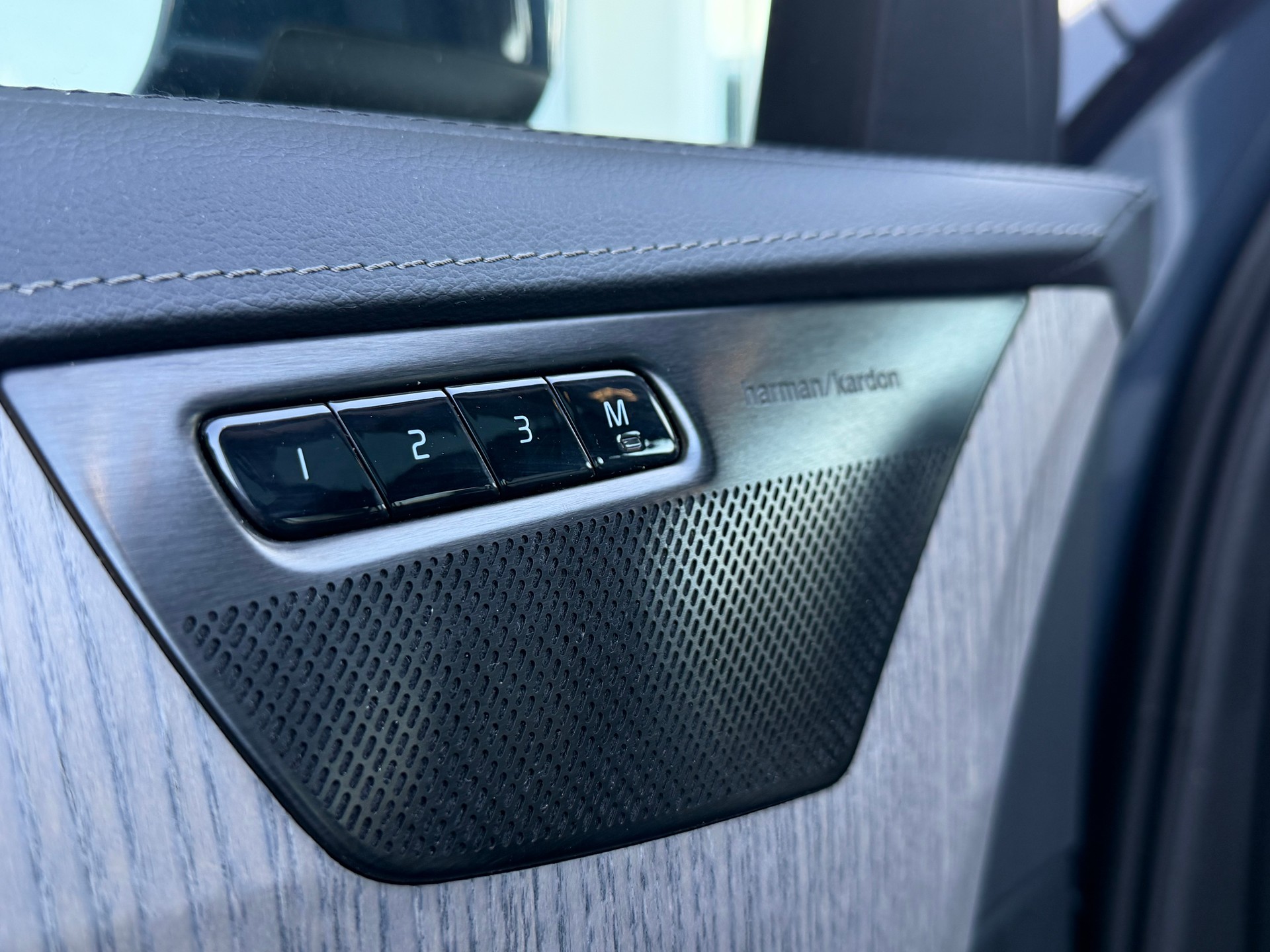 VOLVO XC90 T8 eAWD Ultimate Bright Geartronic-image-15
