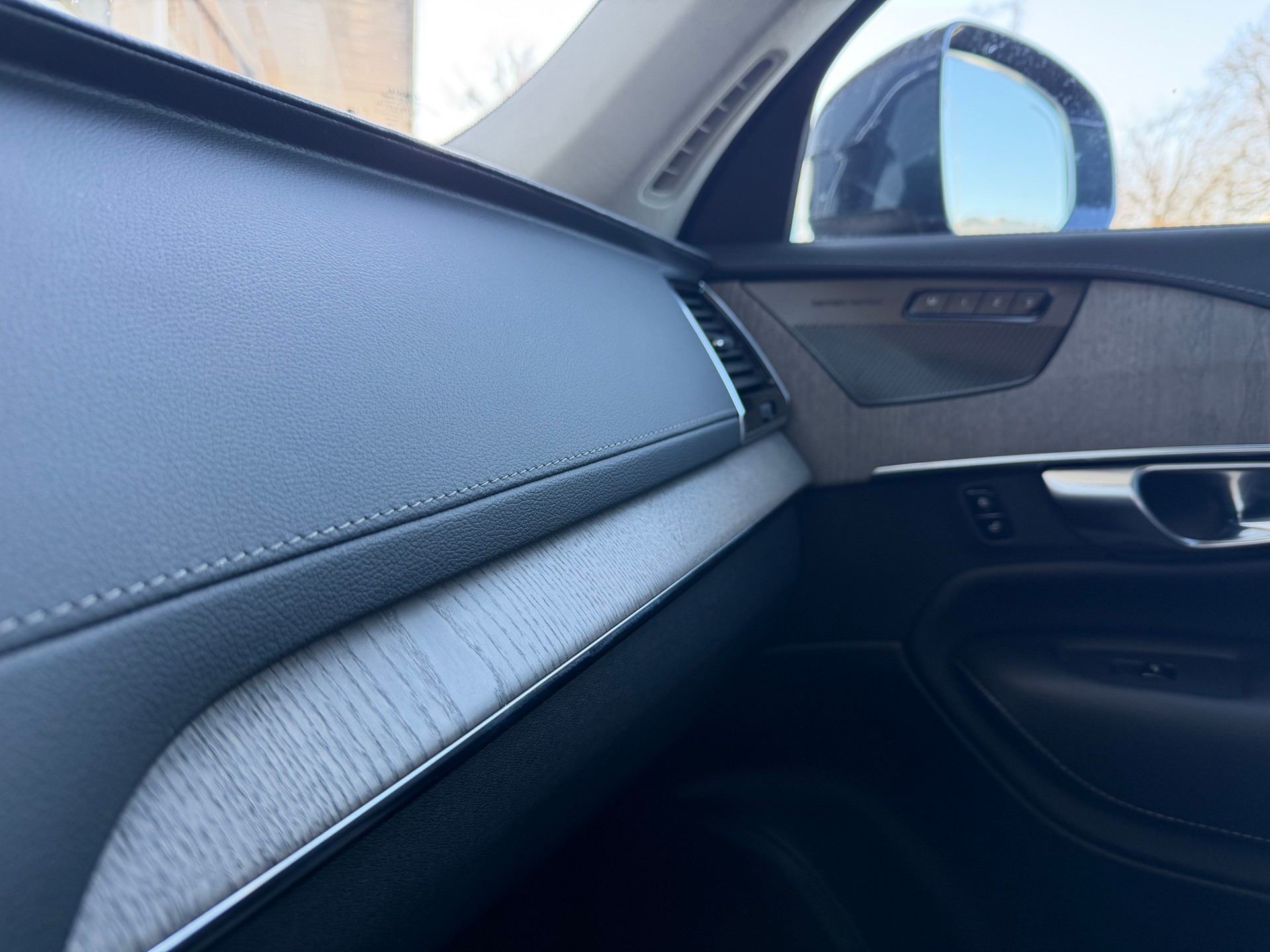 VOLVO XC90 T8 eAWD Ultimate Bright Geartronic-image-16