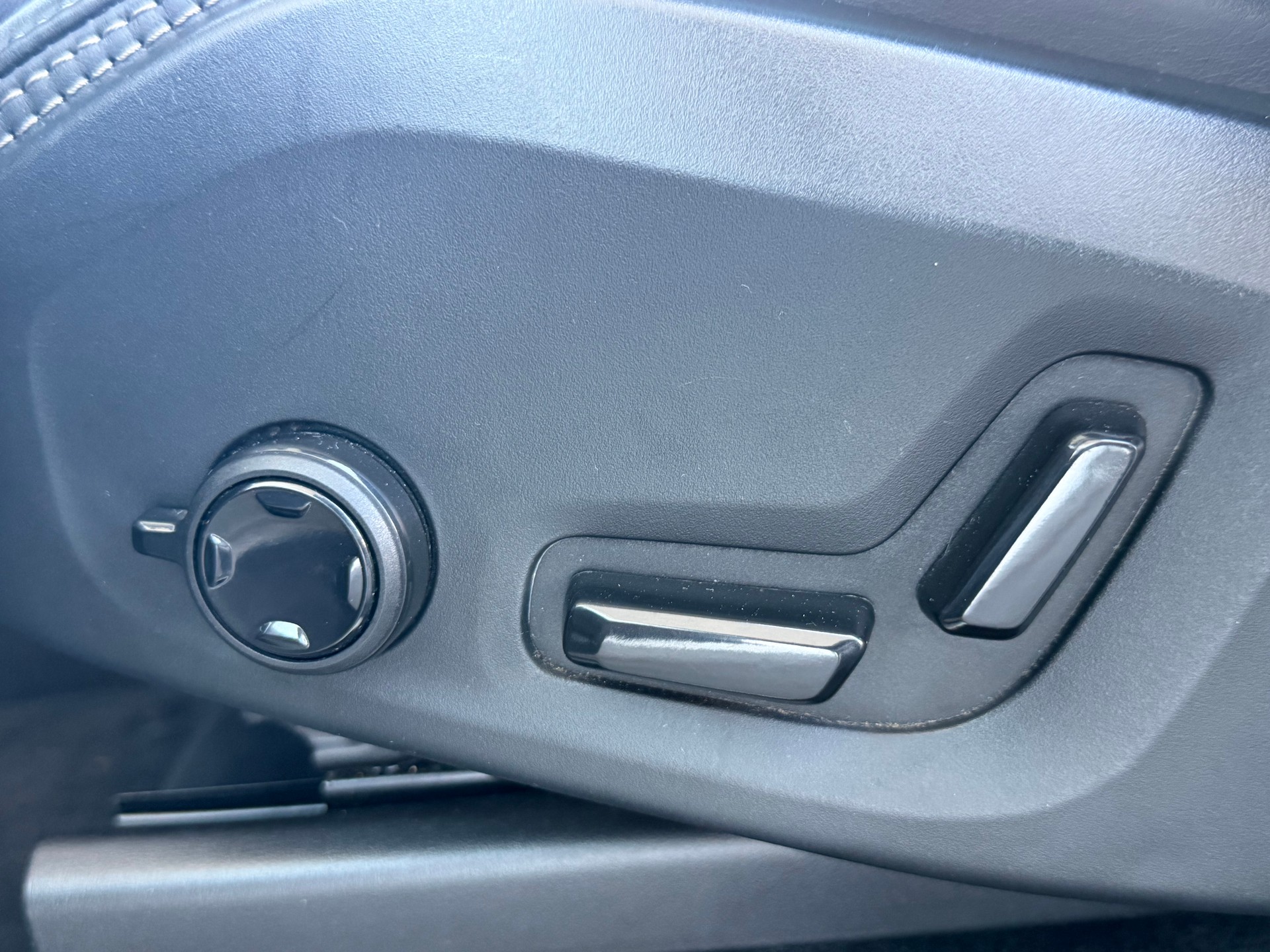 VOLVO XC90 T8 eAWD Ultimate Bright Geartronic-image-4