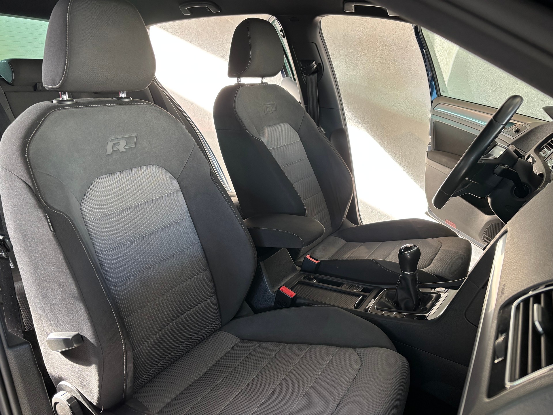 VW Golf 1.4 TSI Cup R-Line-image-10