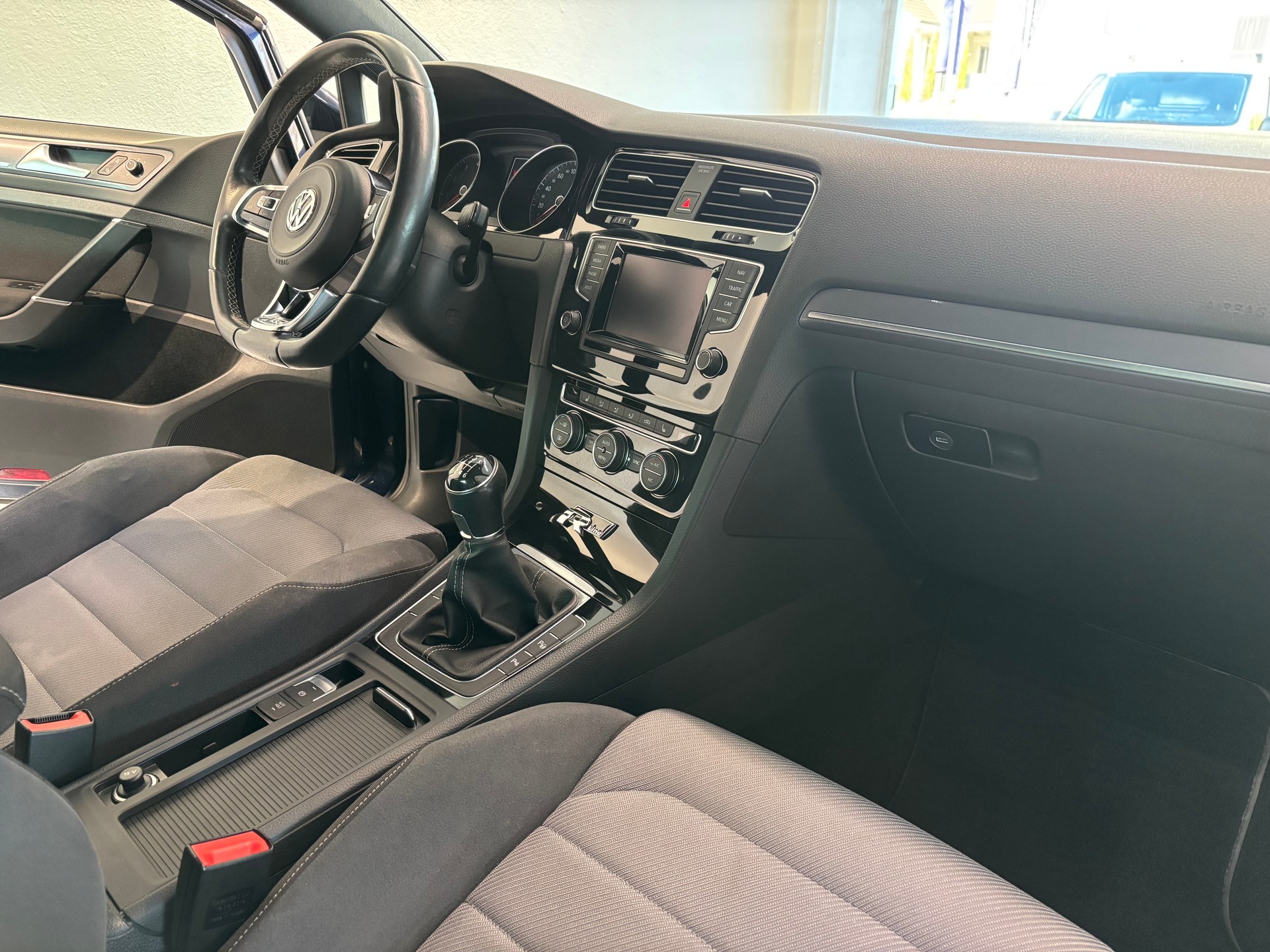 VW Golf 1.4 TSI Cup R-Line-image-7