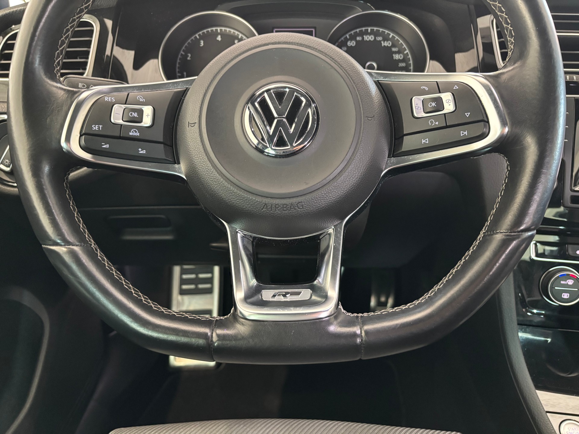 VW Golf 1.4 TSI Cup R-Line-image-12