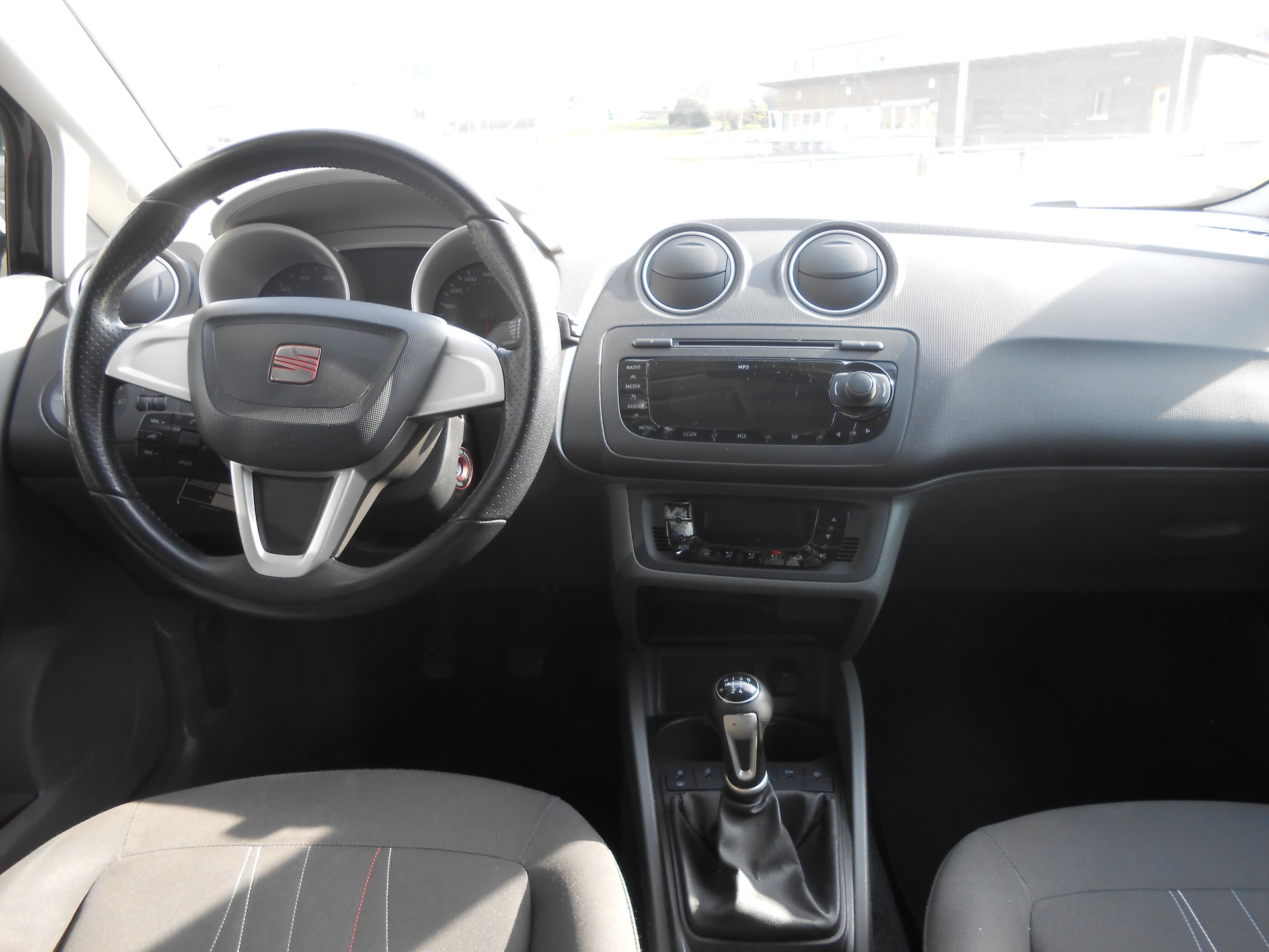 SEAT Ibiza ST 1.2 TSI Style-image-9