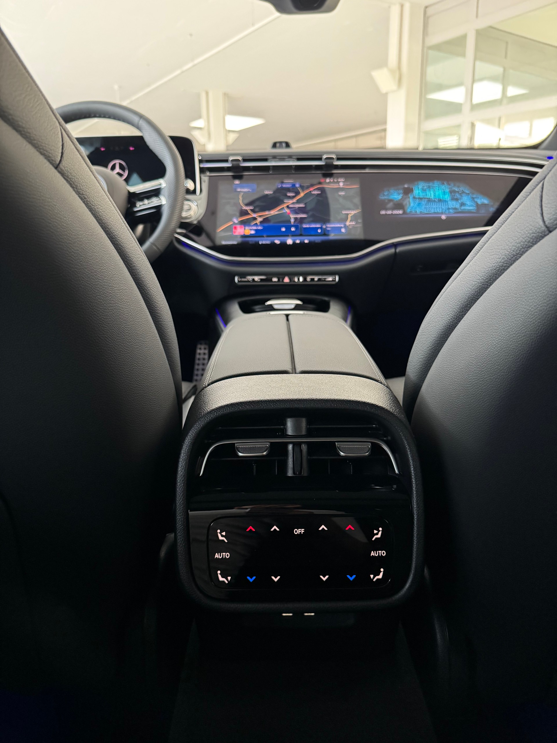 MERCEDES-BENZ E 220 d T 4Matic-image-14