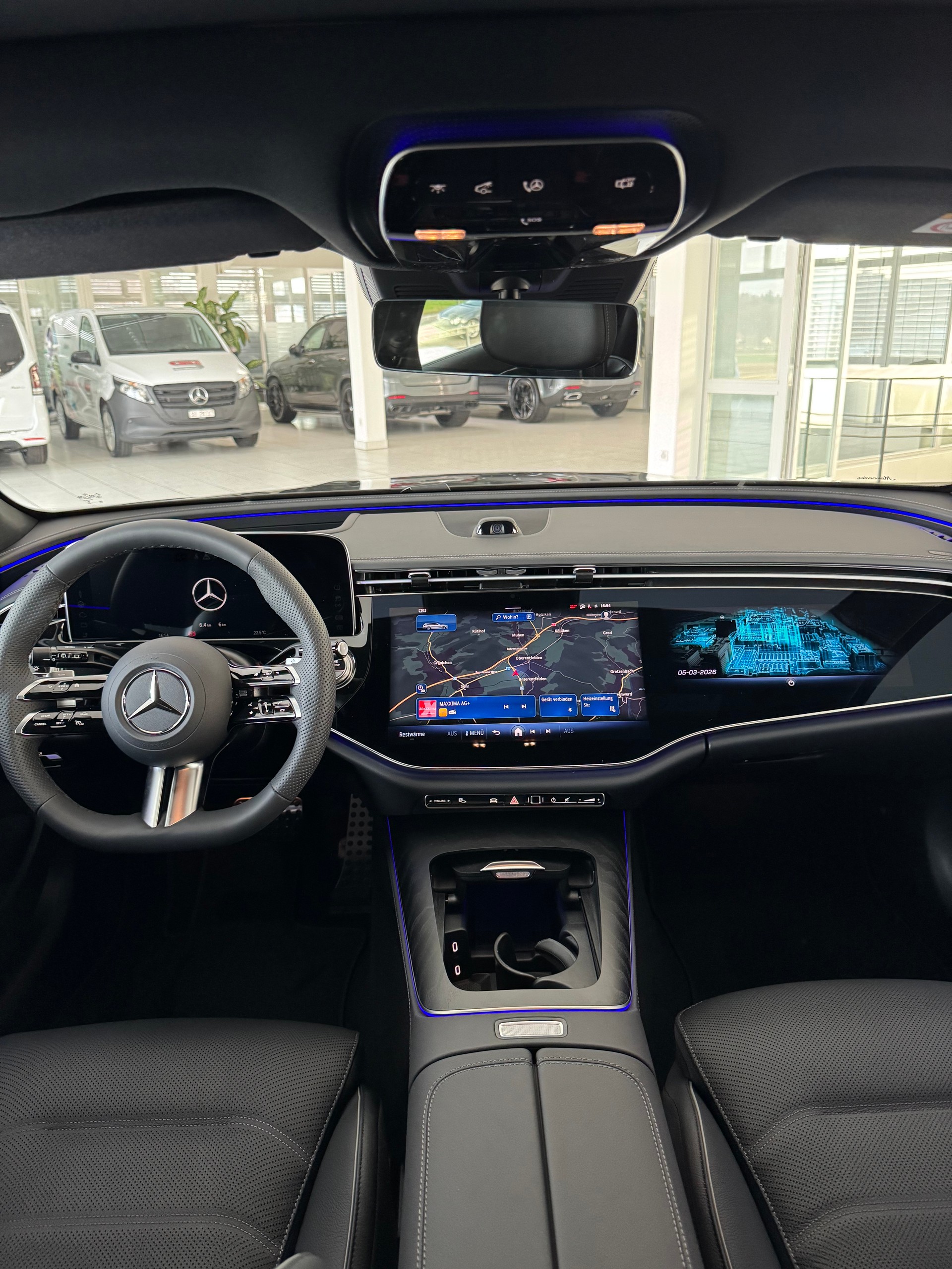 MERCEDES-BENZ E 220 d T 4Matic-image-11