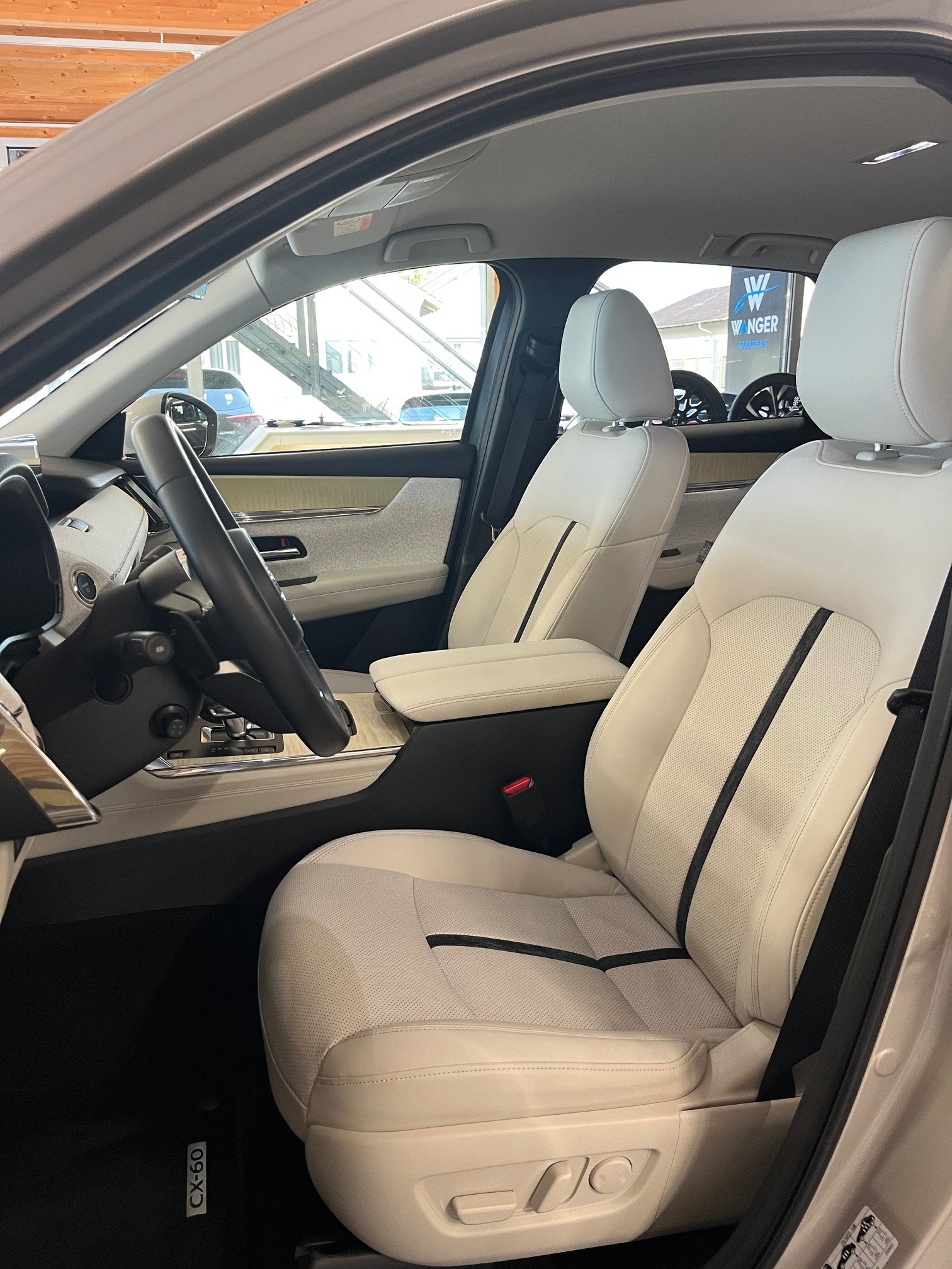 MAZDA CX-60 e-Skyactiv PHEV 327 AWD Takumi-image-8