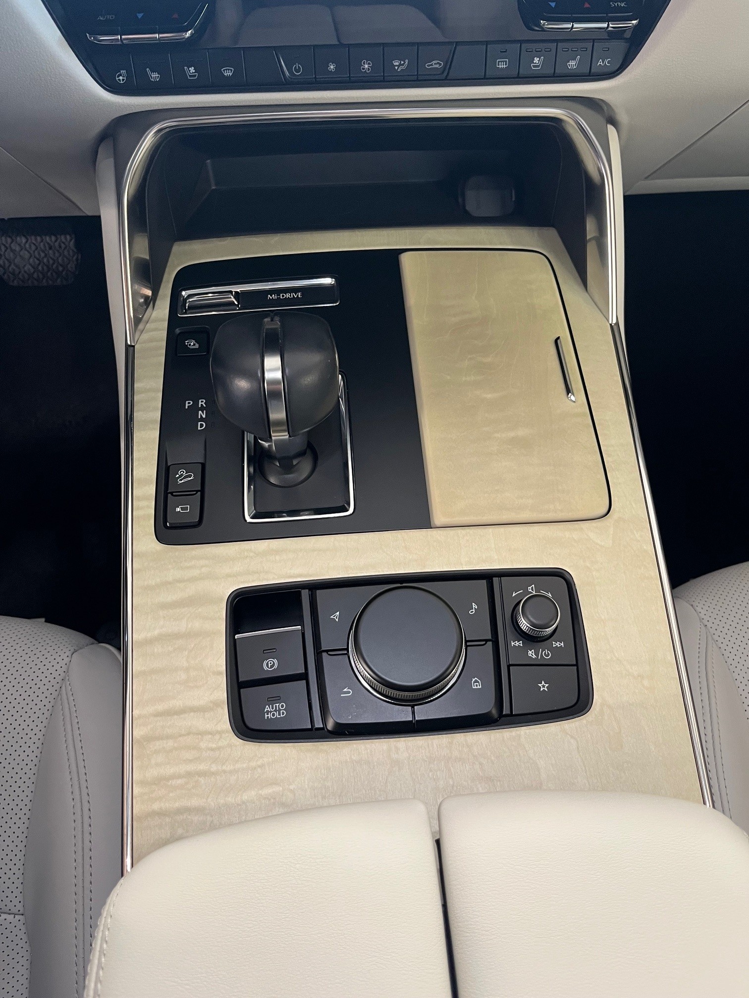 MAZDA CX-60 e-Skyactiv PHEV 327 AWD Takumi-image-10