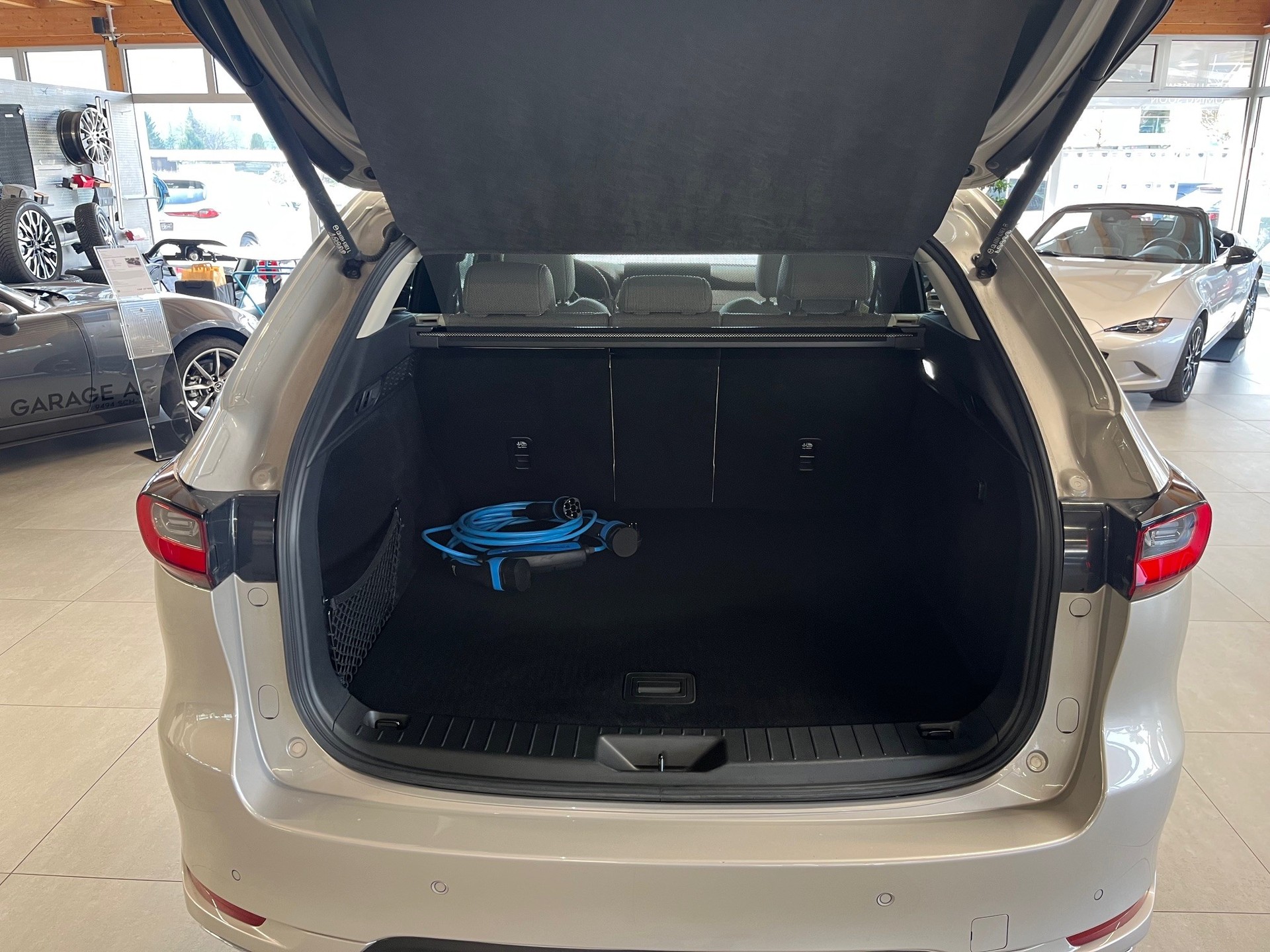 MAZDA CX-60 e-Skyactiv PHEV 327 AWD Takumi-image-5
