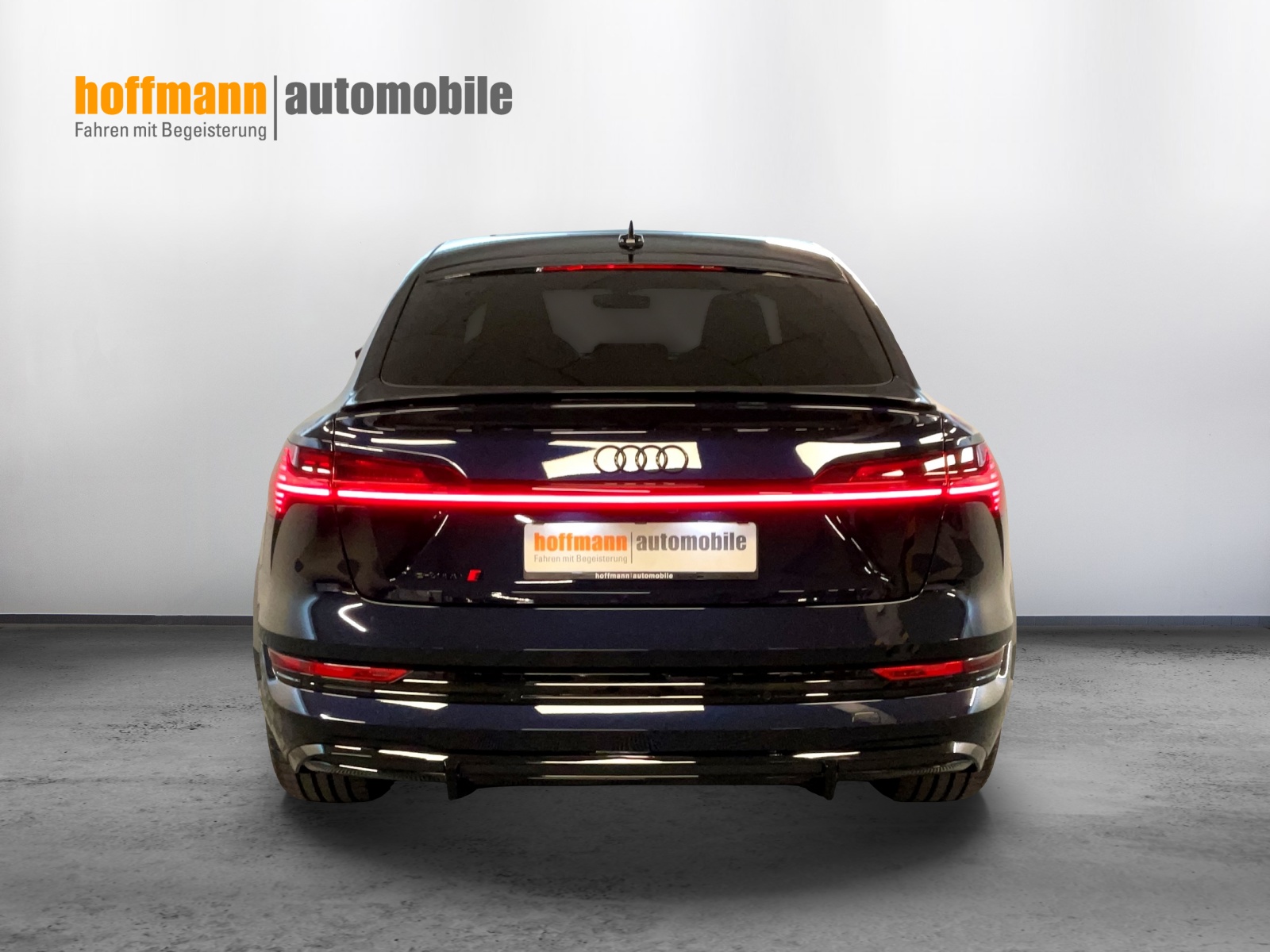 AUDI e-tron S Sportback quattro-image-4