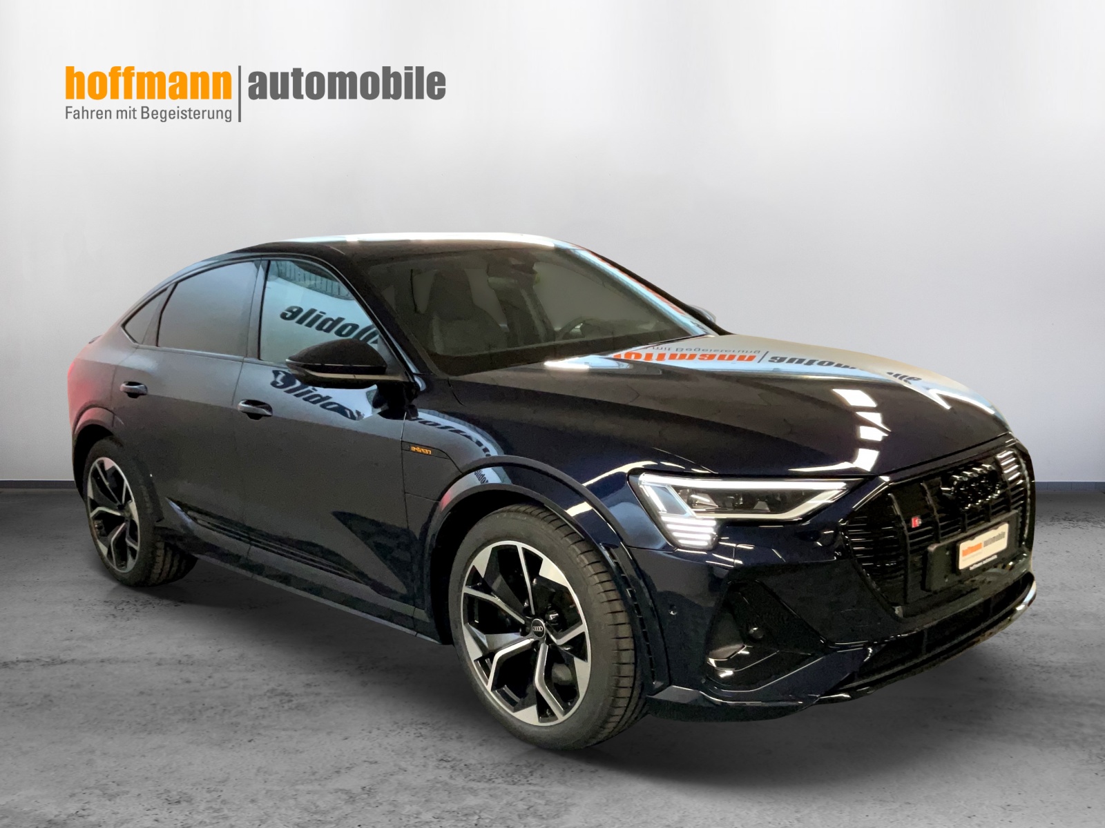 AUDI e-tron S Sportback quattro-image-2