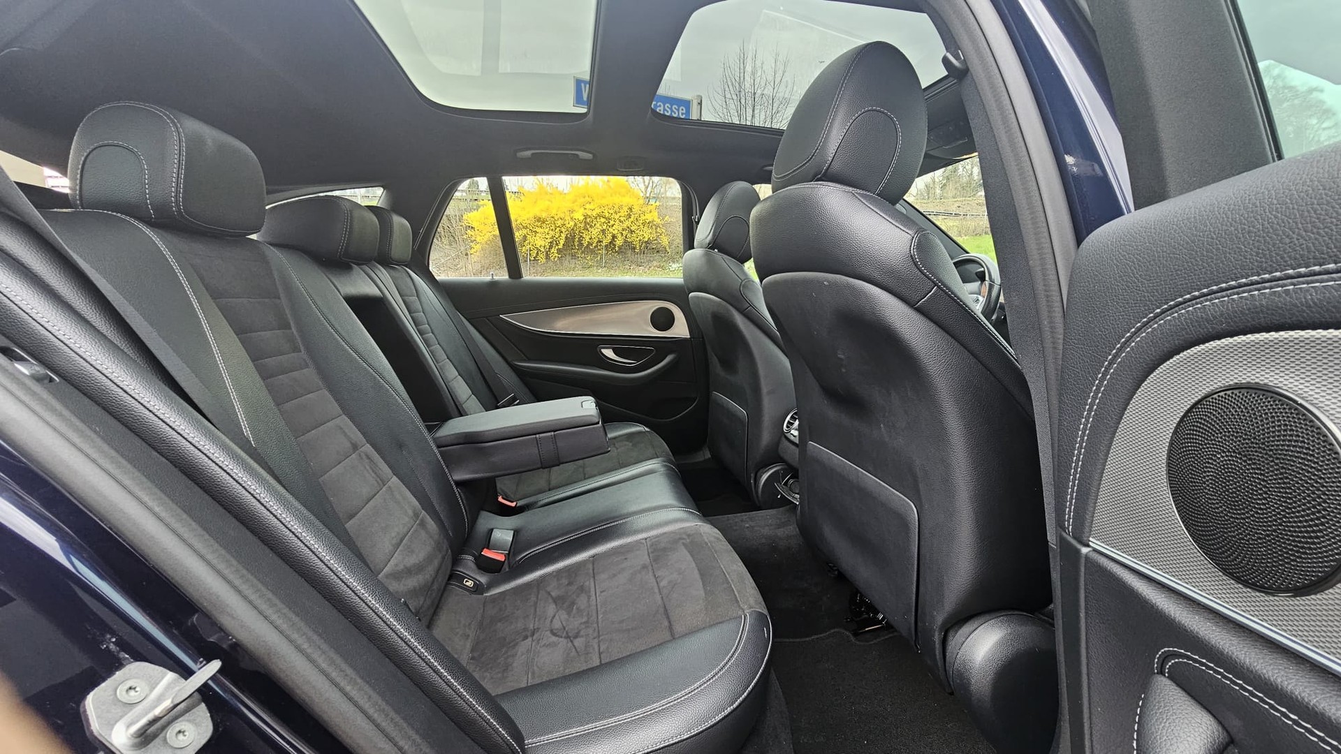 MERCEDES-BENZ E 250 AMG Line 9G-Tronic-image-9