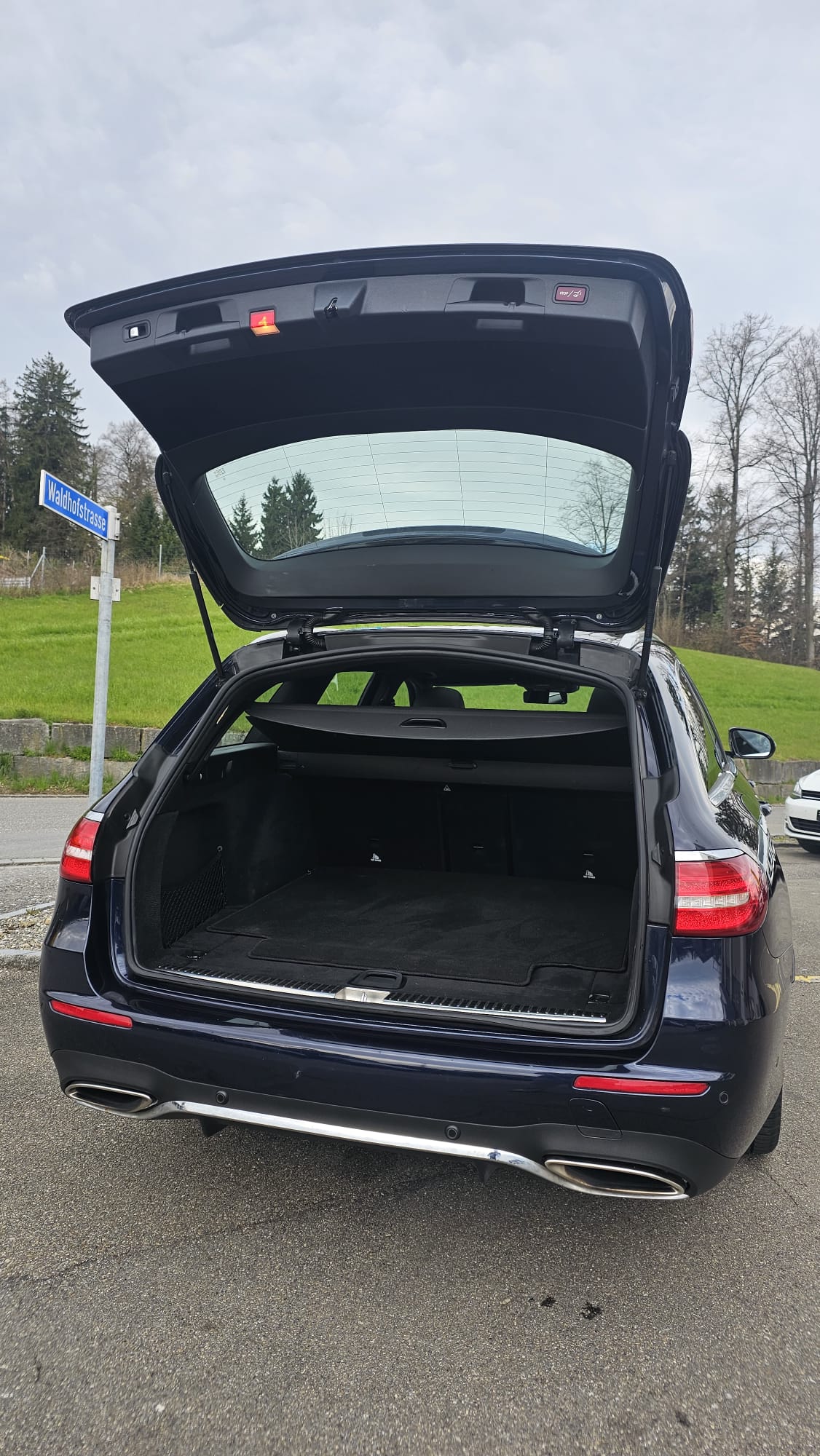 MERCEDES-BENZ E 250 AMG Line 9G-Tronic-image-5
