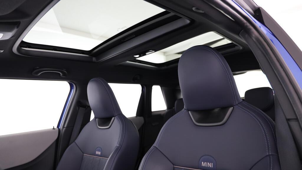 MINI Cooper 5 door C-image-17