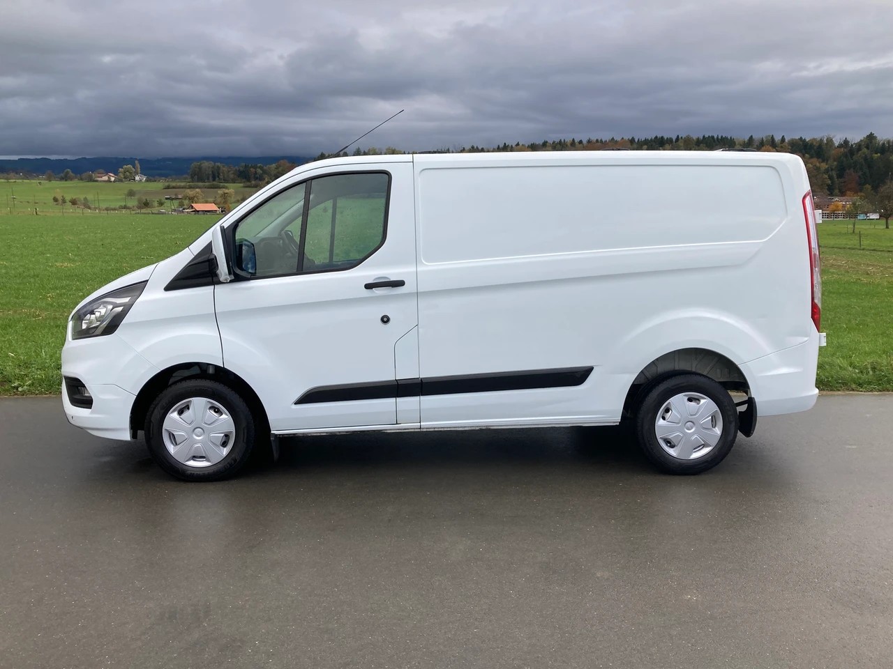 FORD Transit Custom Van 280 L1H1Trend-image-4