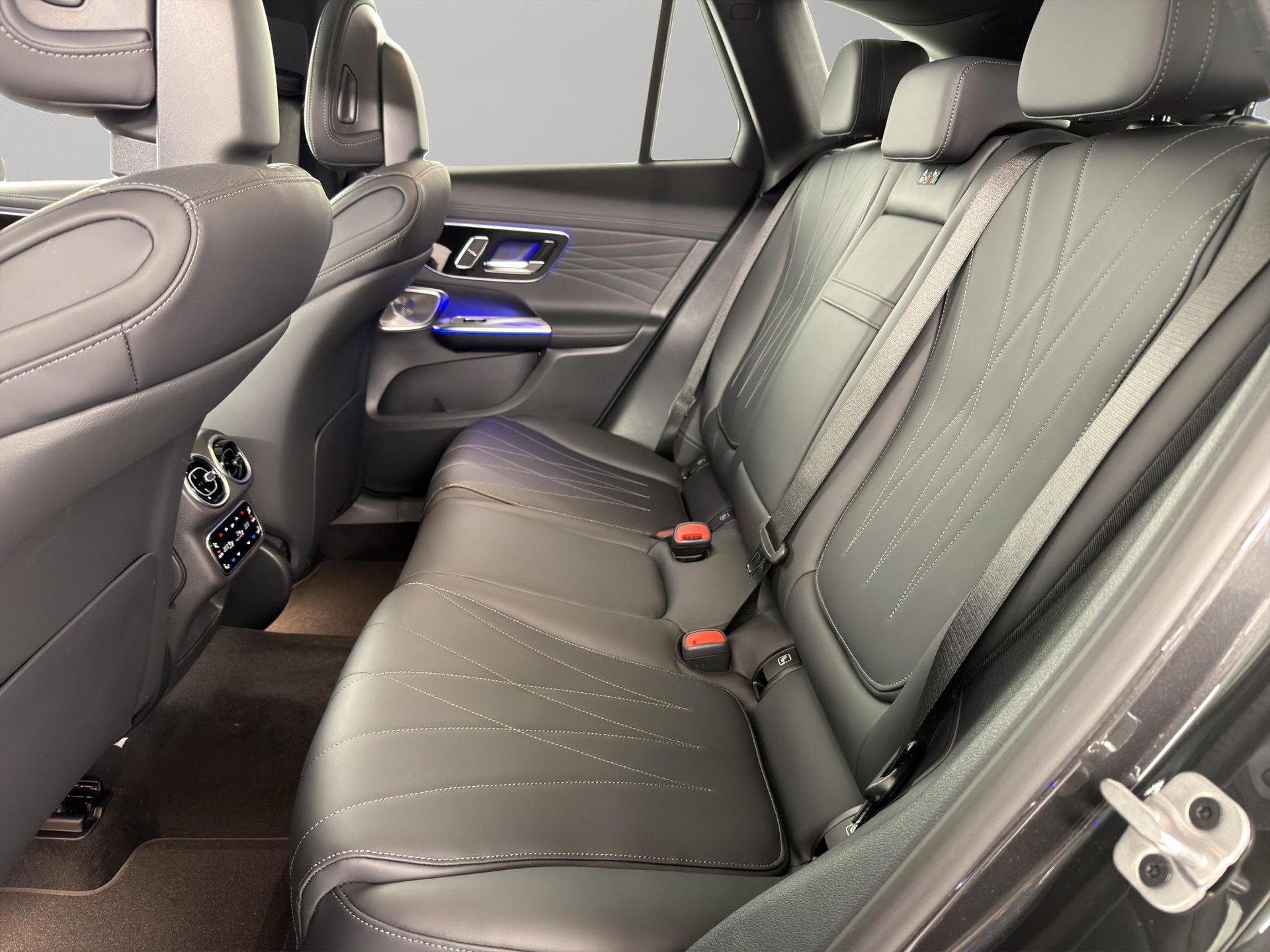 MERCEDES-BENZ GLC 450 d AMG Line 4matic-image-11