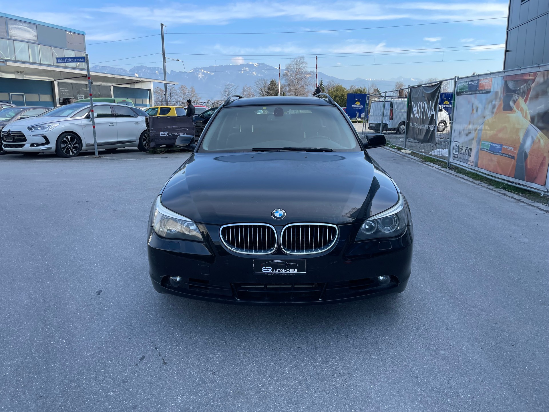 BMW 525i-image-4