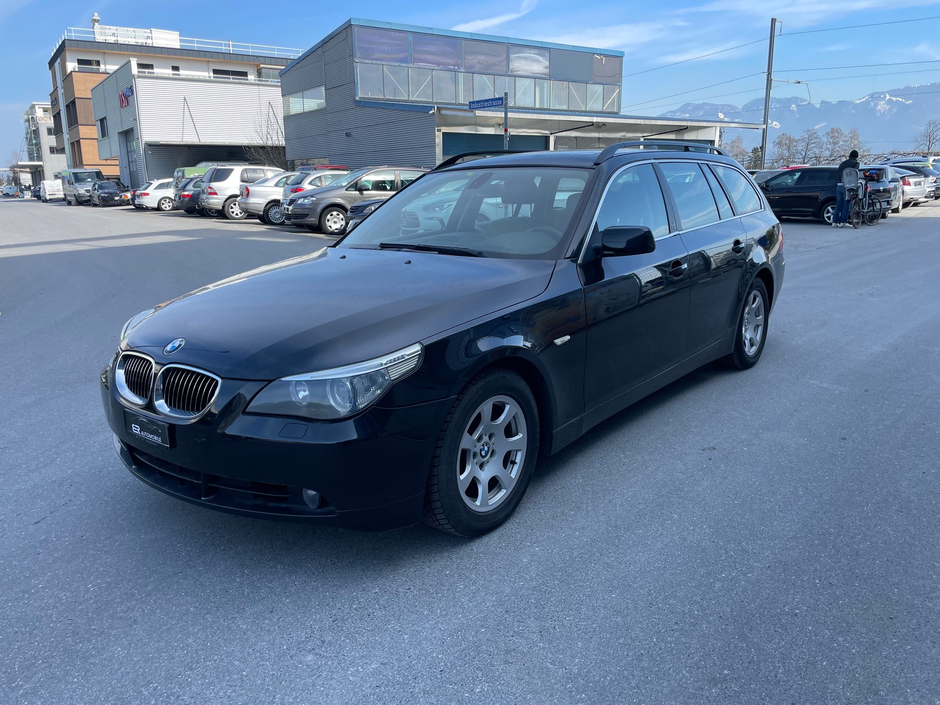 BMW 525i-image-0
