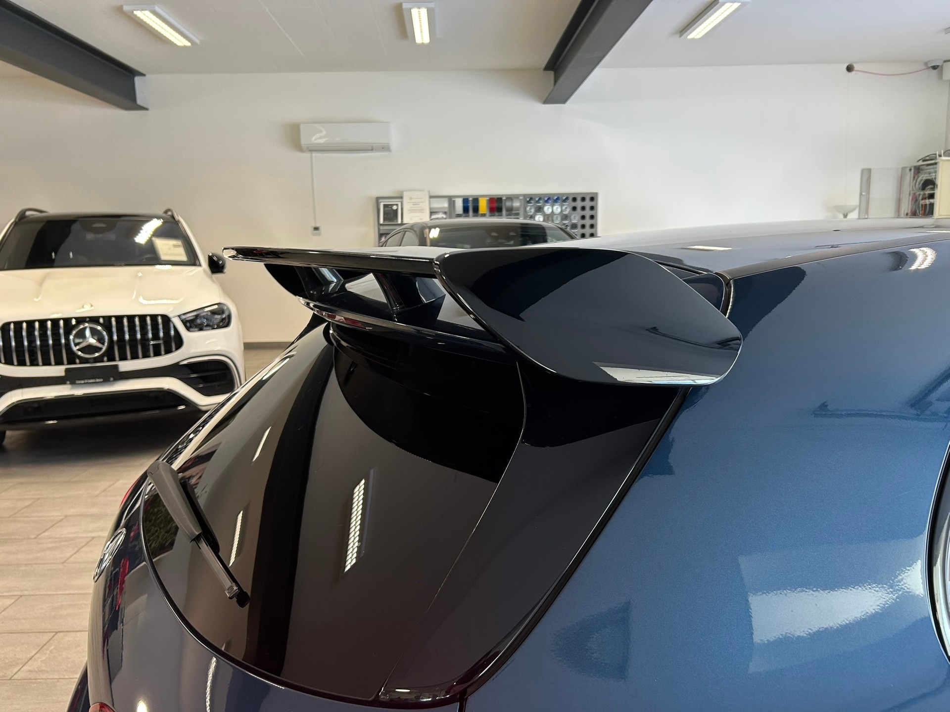 MERCEDES-BENZ A 35 AMG 4Matic Speedshift-image-6