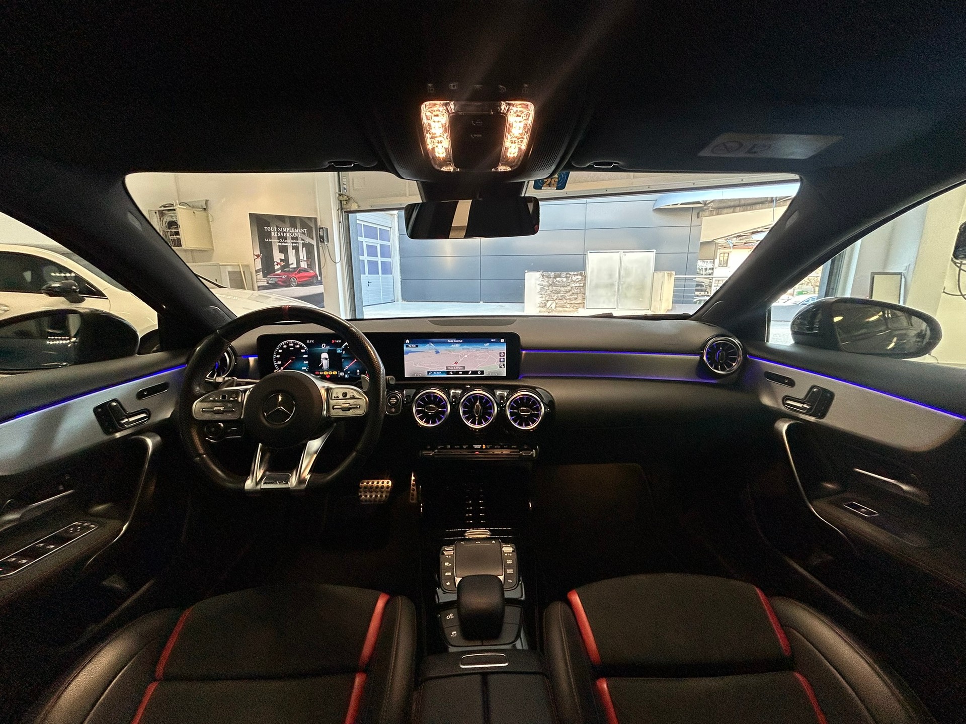 MERCEDES-BENZ A 35 AMG 4Matic Speedshift-image-8