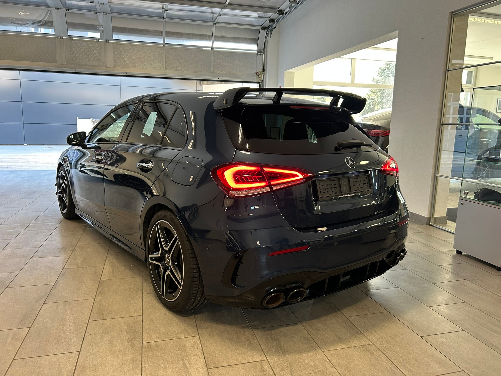 MERCEDES-BENZ A 35 AMG 4Matic Speedshift-image-4
