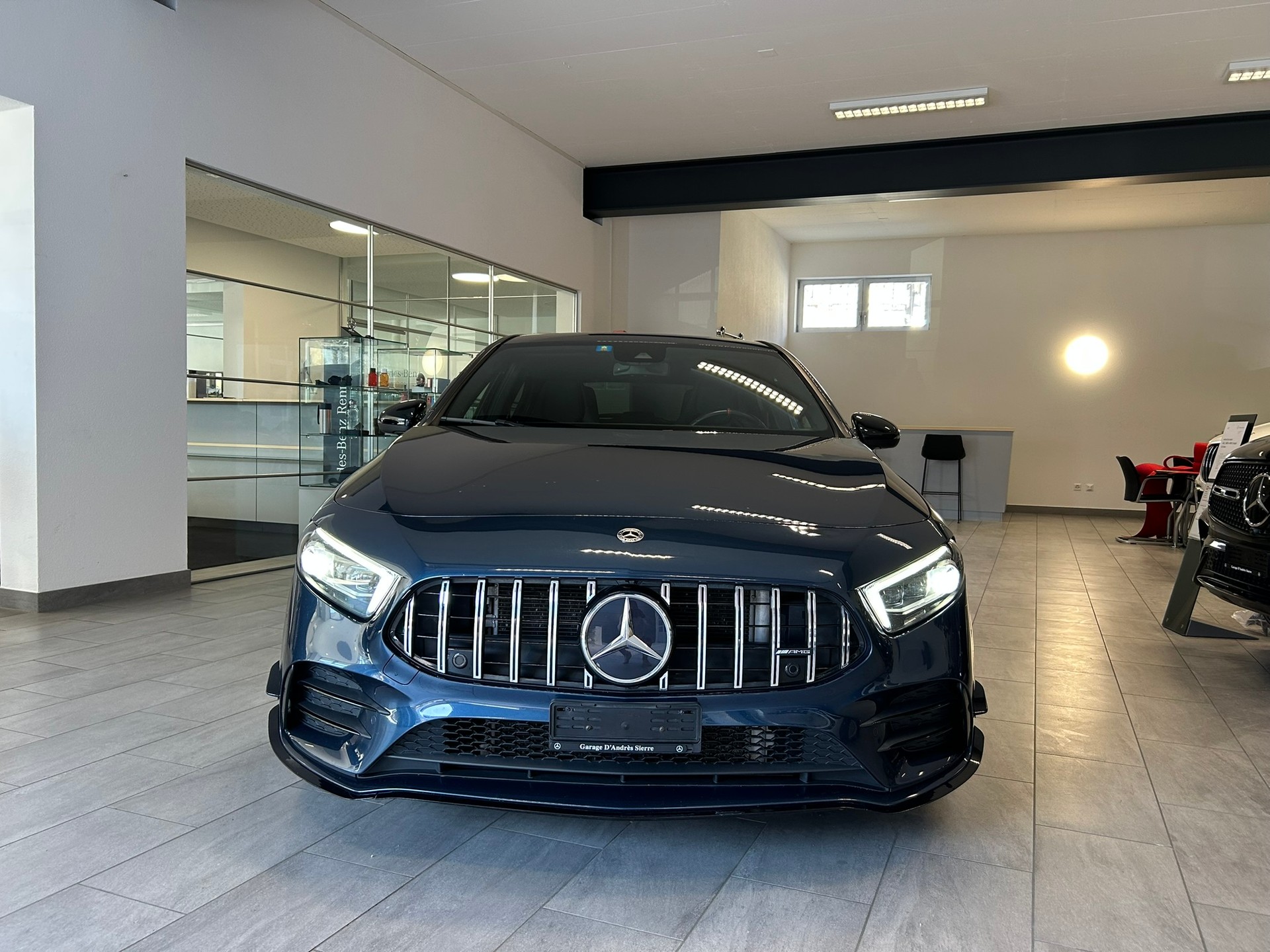 MERCEDES-BENZ A 35 AMG 4Matic Speedshift-image-1