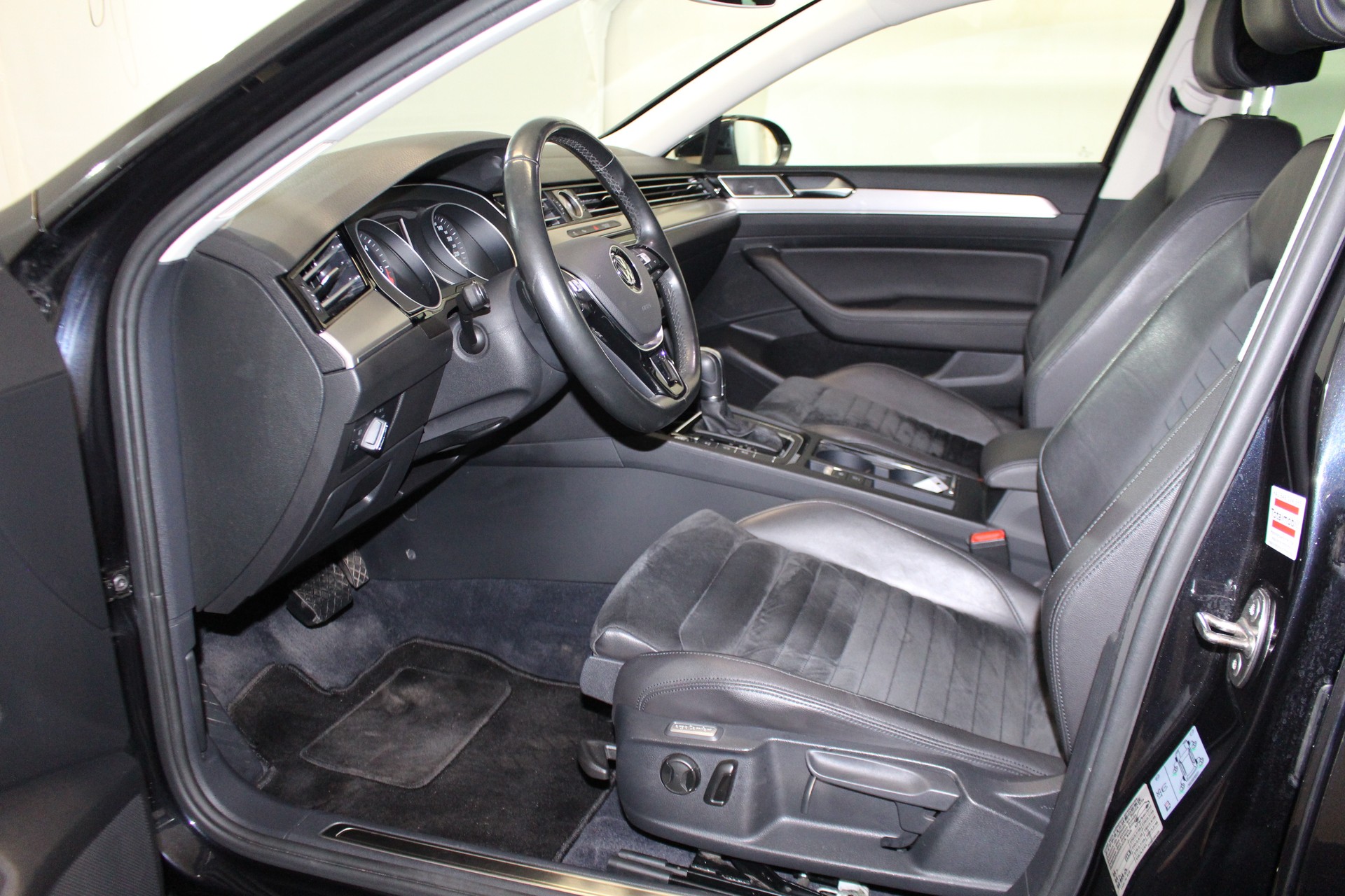 VW Passat Variant 2.0 TDI 190 SCR Highline DSG-image-6