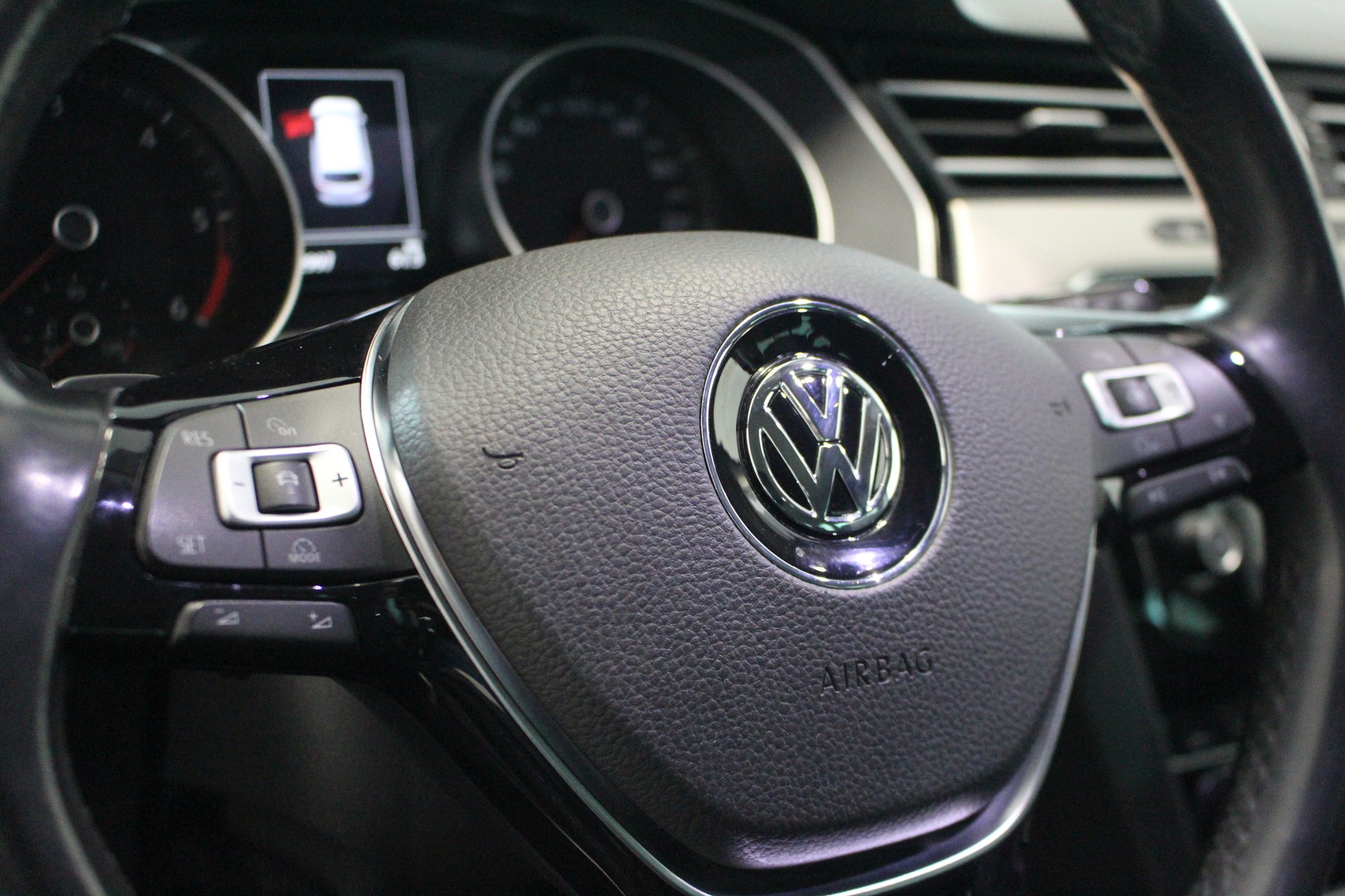 VW Passat Variant 2.0 TDI 190 SCR Highline DSG-image-13
