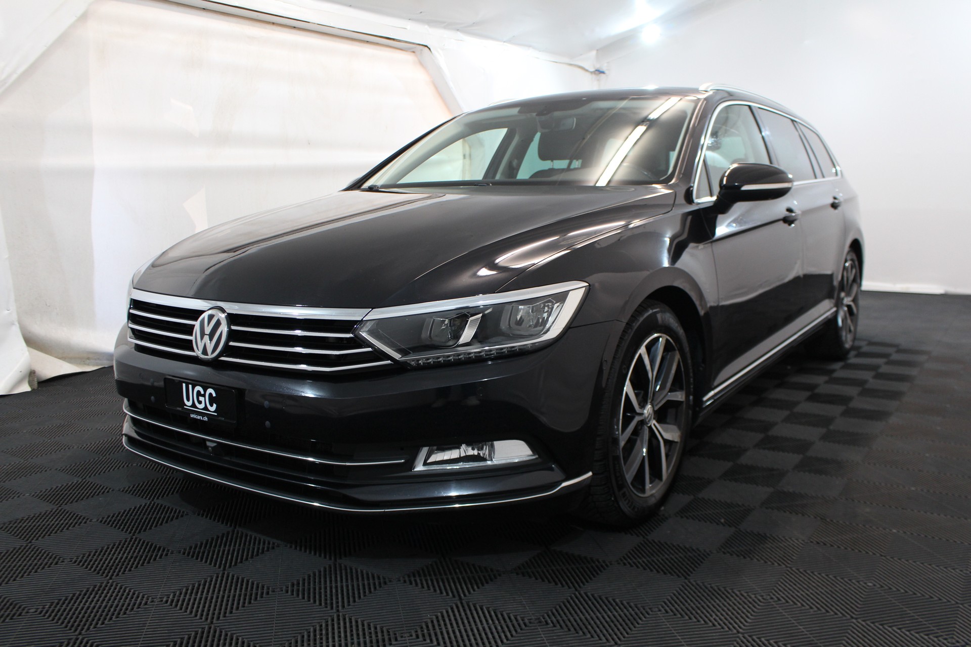 VW Passat Variant 2.0 TDI 190 SCR Highline DSG-image-2