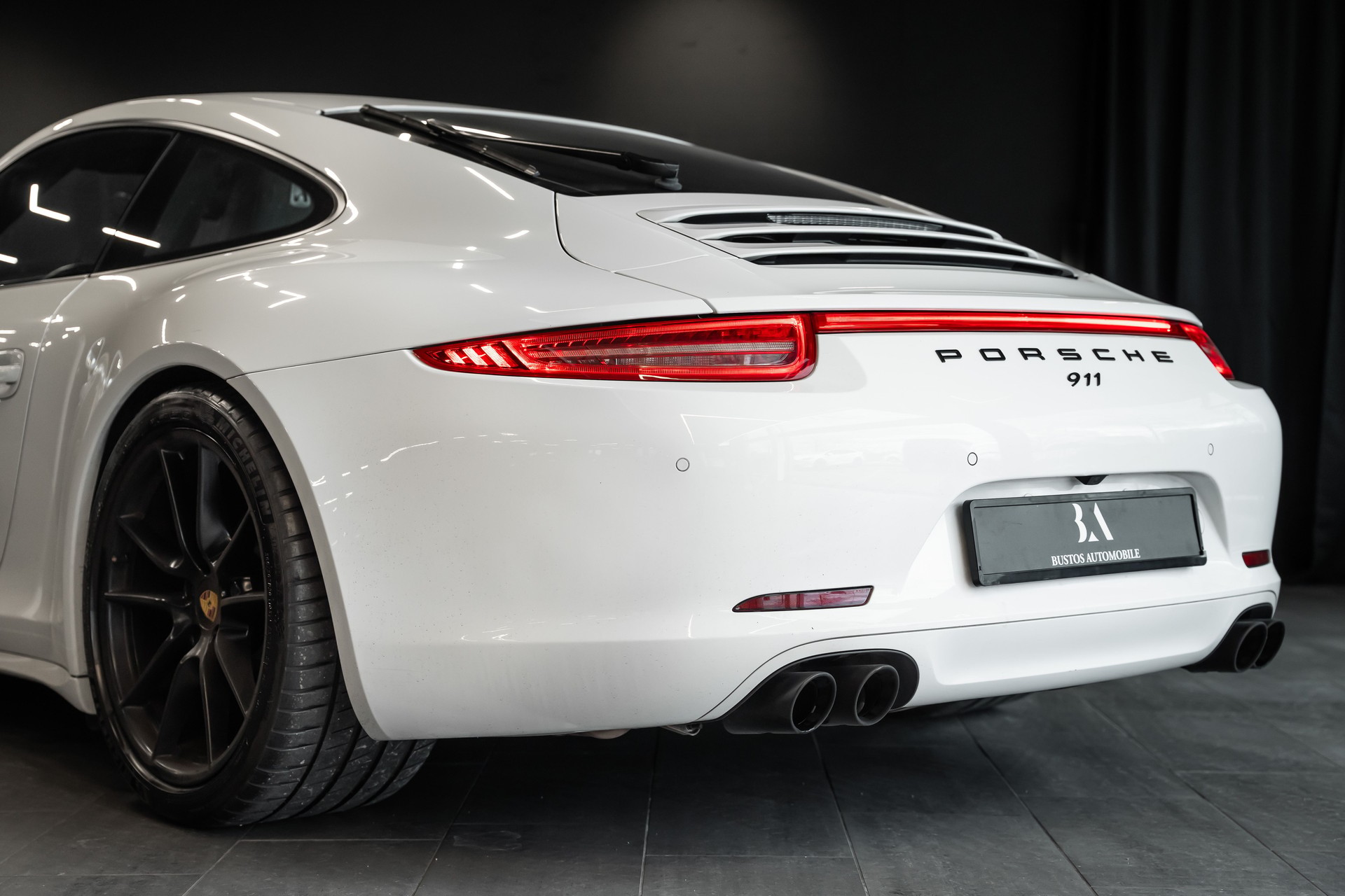 PORSCHE 911 Carrera 4 / Chrono Paket / Sitzbelüftung / Rückfahrkamera / Sportauspuff / Tempomat-image-7