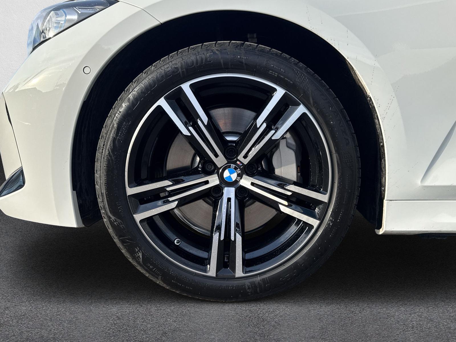 BMW 330i xDrive Touring M Sport ** Action de leasing à 1.9% ** 📍-image-8