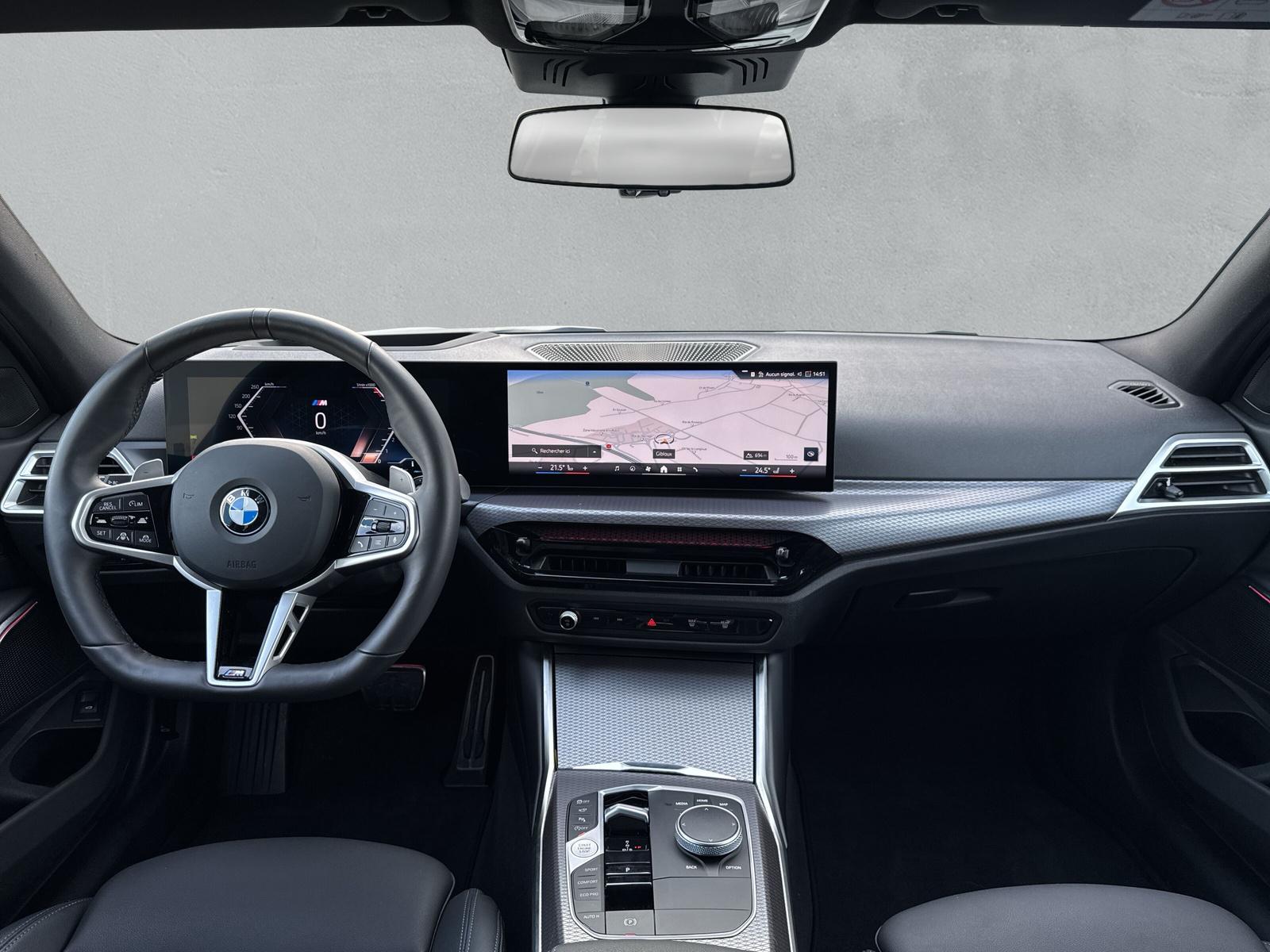 BMW 330i xDrive Touring M Sport ** Action de leasing à 1.9% ** 📍-image-12