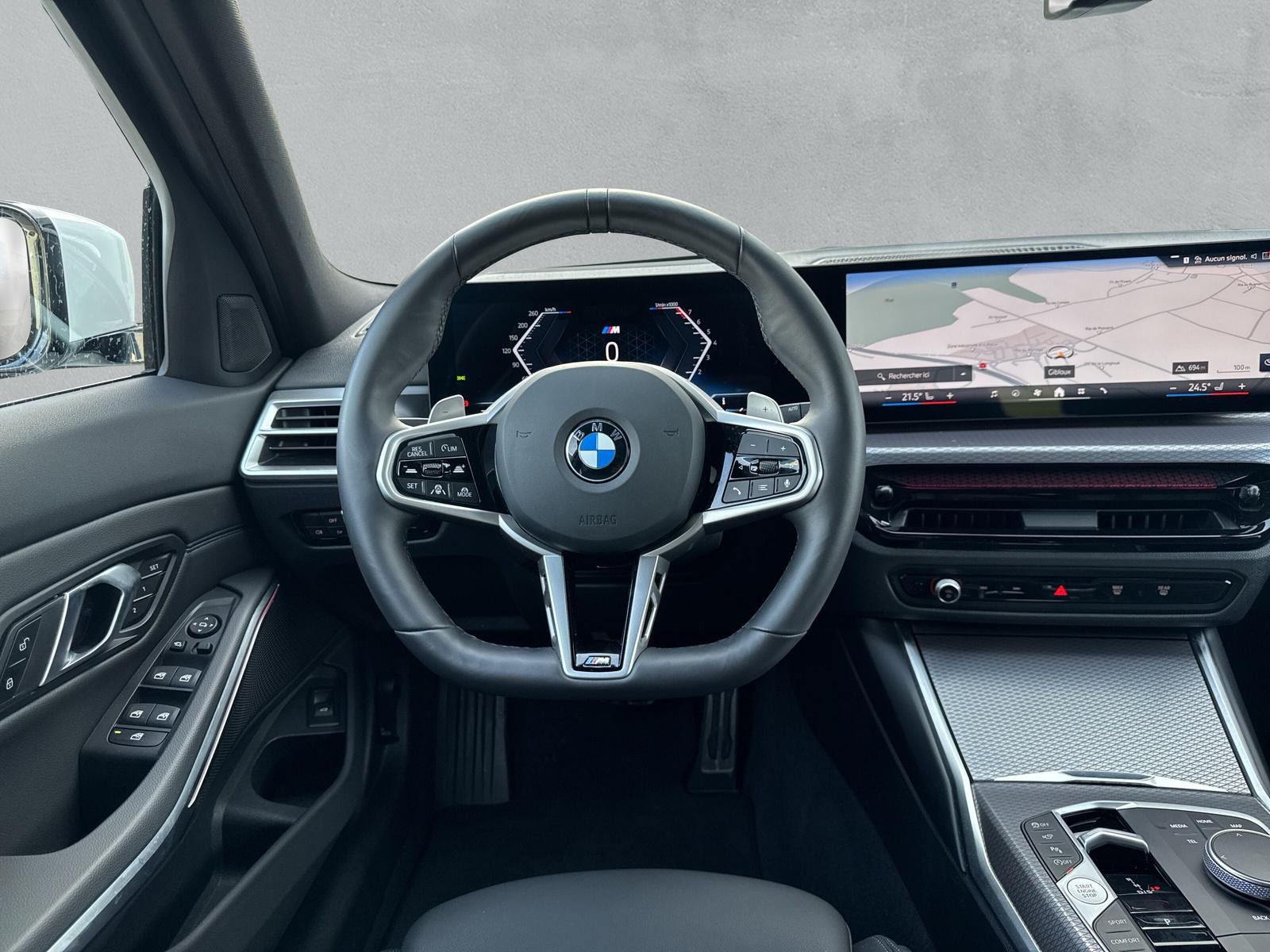BMW 330i xDrive Touring M Sport ** Action de leasing à 1.9% ** 📍-image-15