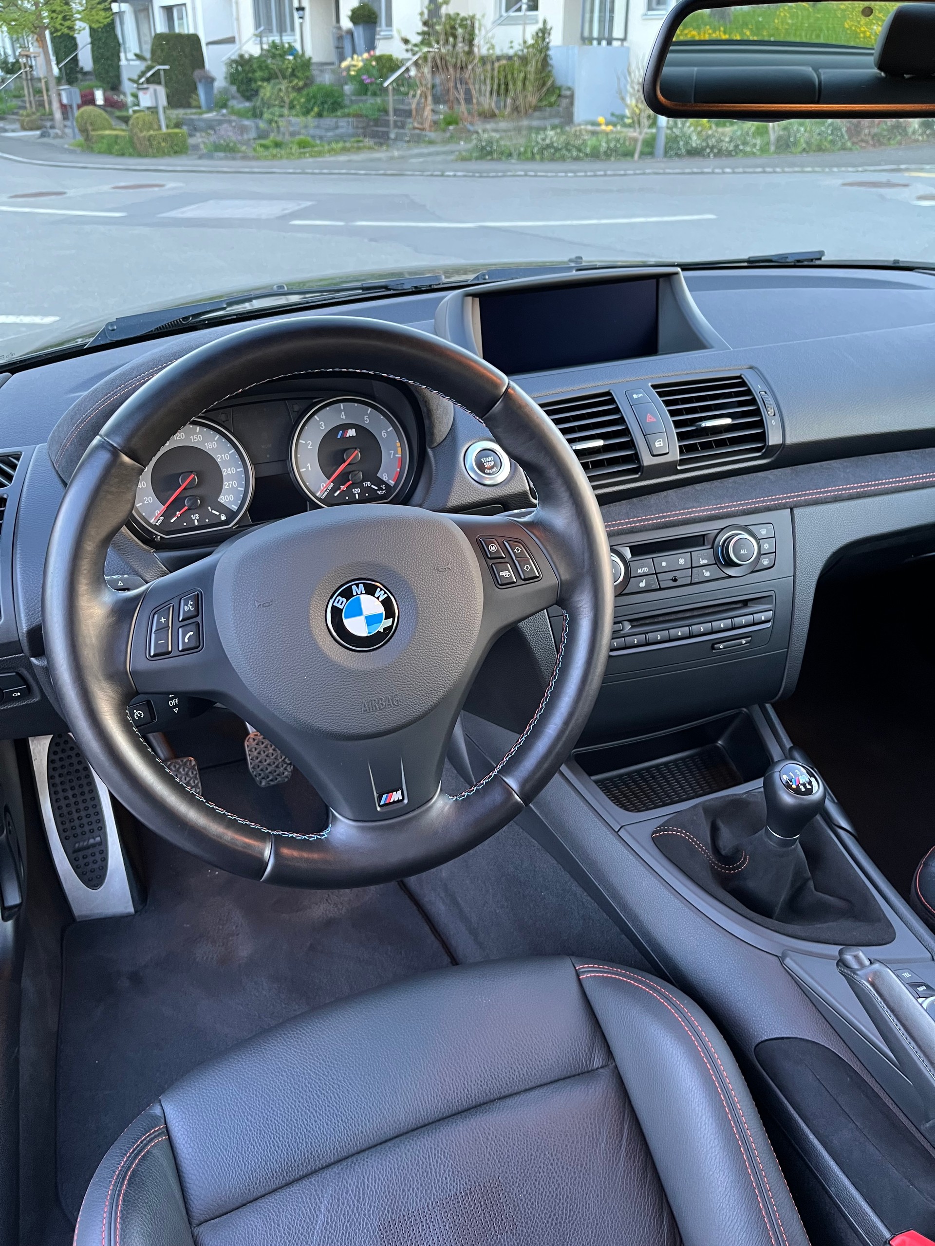 BMW 1er M Coupé-image-10