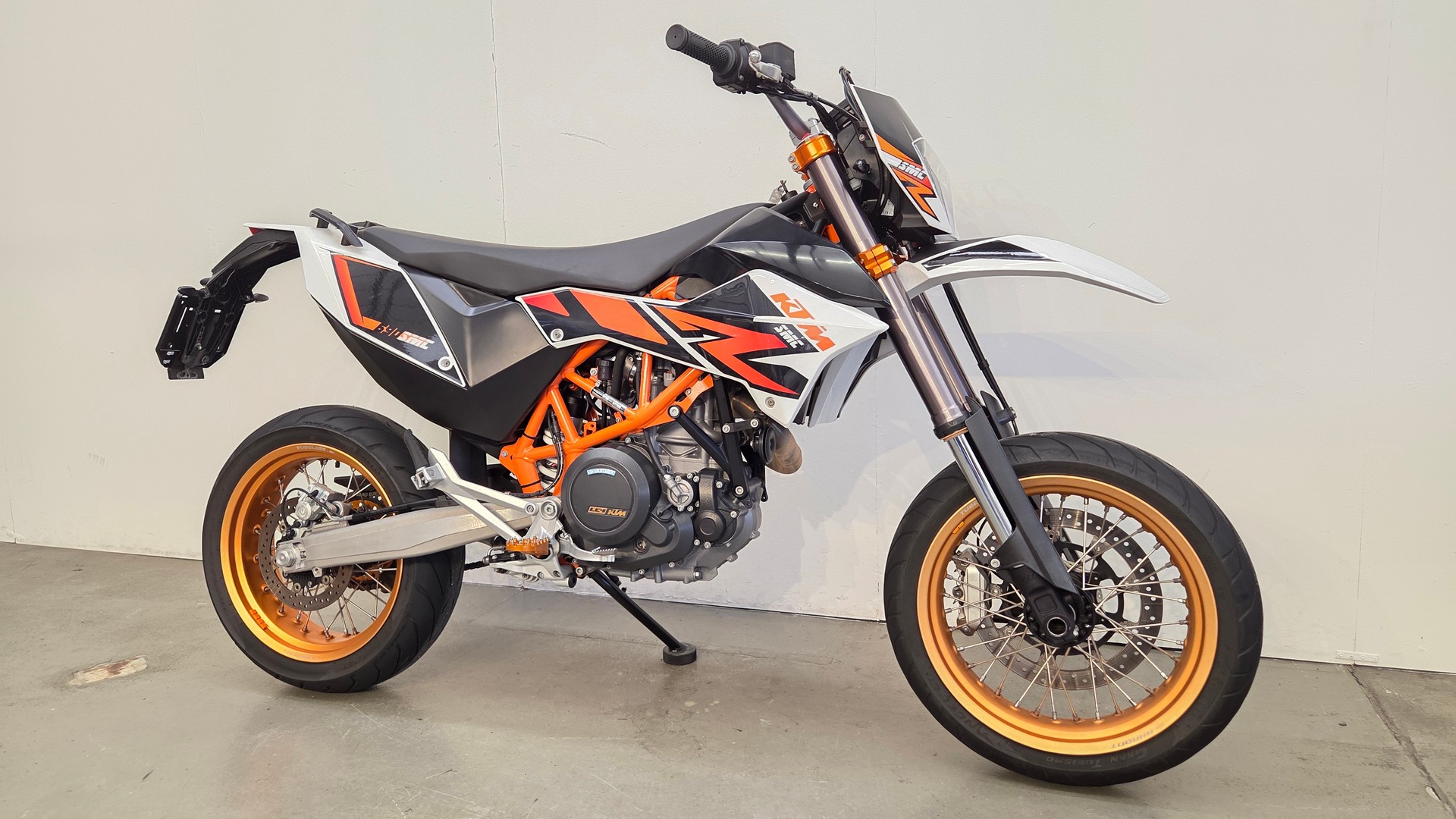 KTM 690 SMC R ABS (35 kW)-showroom-element-2