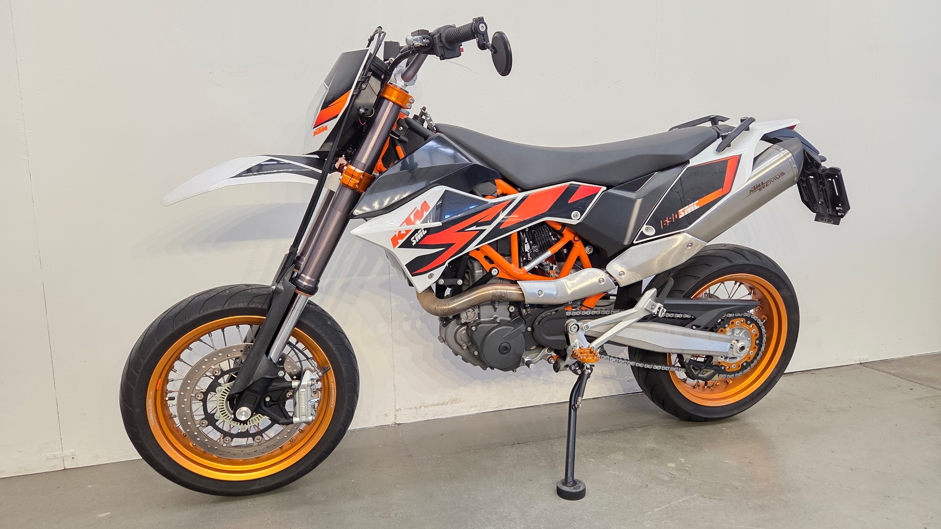 KTM 690 SMC R ABS (35 kW)-showroom-element-3