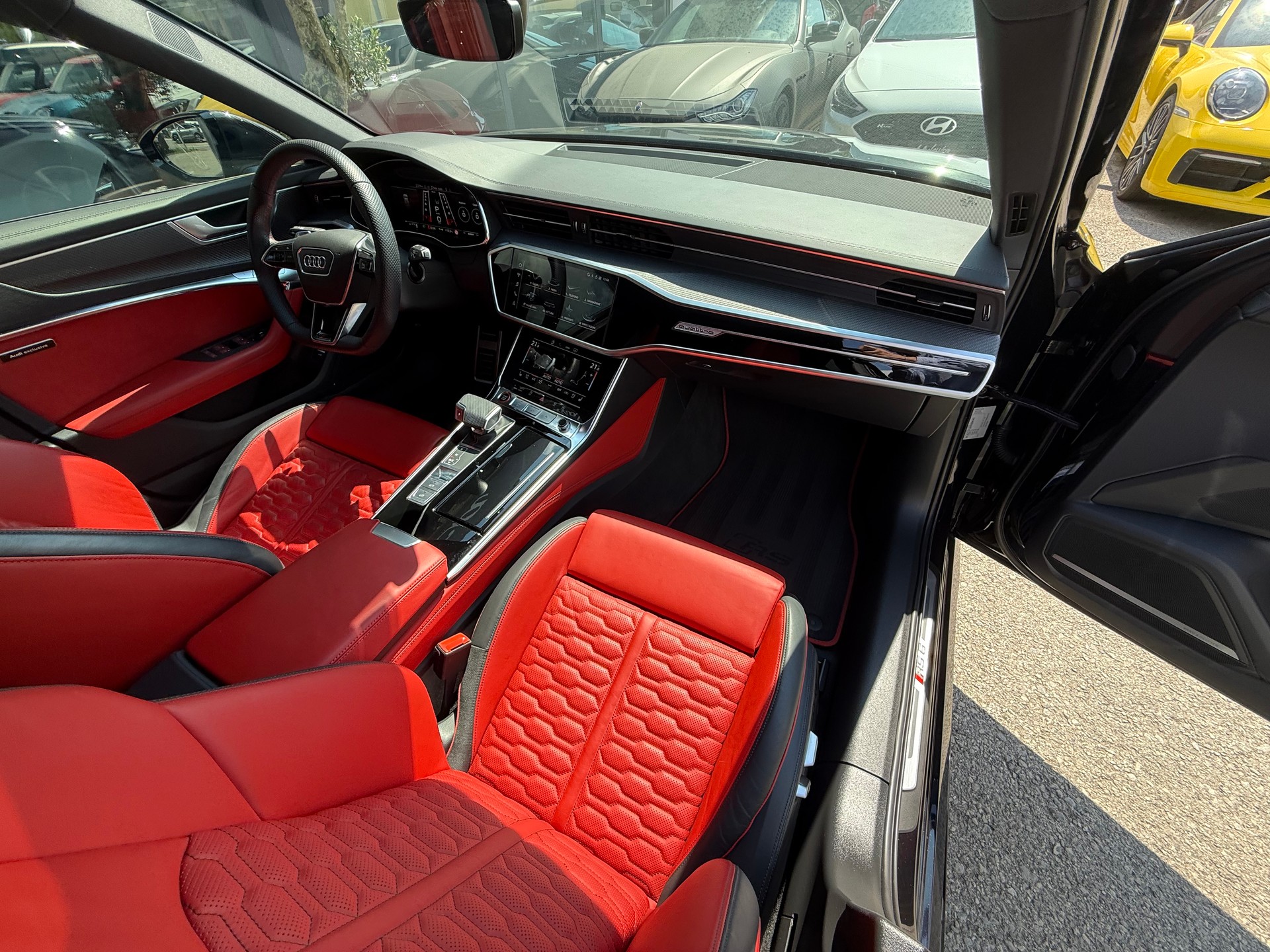 AUDI RS6 Avant 4.0 TFSI V8 Performance quattro-image-11