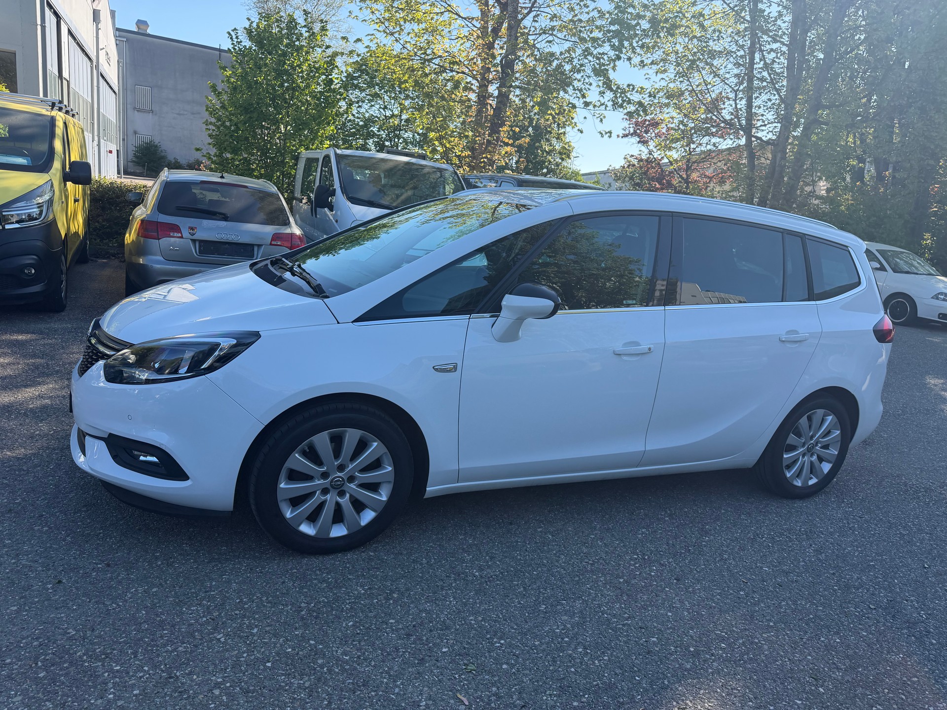 OPEL Zafira 1.6 CDTi Excellence * Gr. Navi * Klima-auto * Tempomat * PDC V&H * RF-Kamera *-image-10