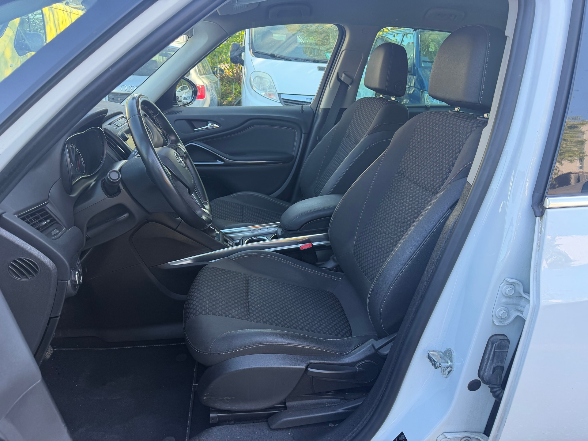 OPEL Zafira 1.6 CDTi Excellence * Gr. Navi * Klima-auto * Tempomat * PDC V&H * RF-Kamera *-image-6