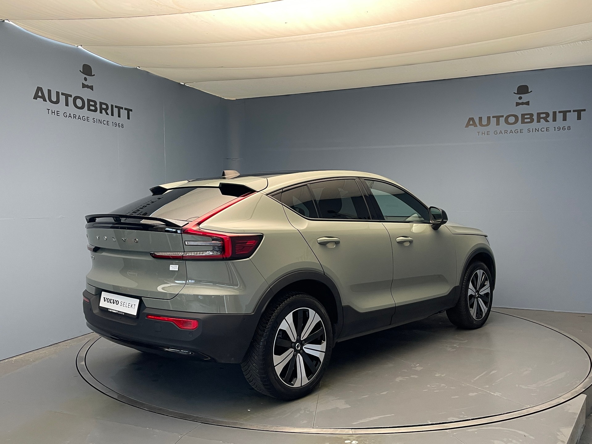 VOLVO C40 P8 Twin Recharge Ultimate AWD-image-1